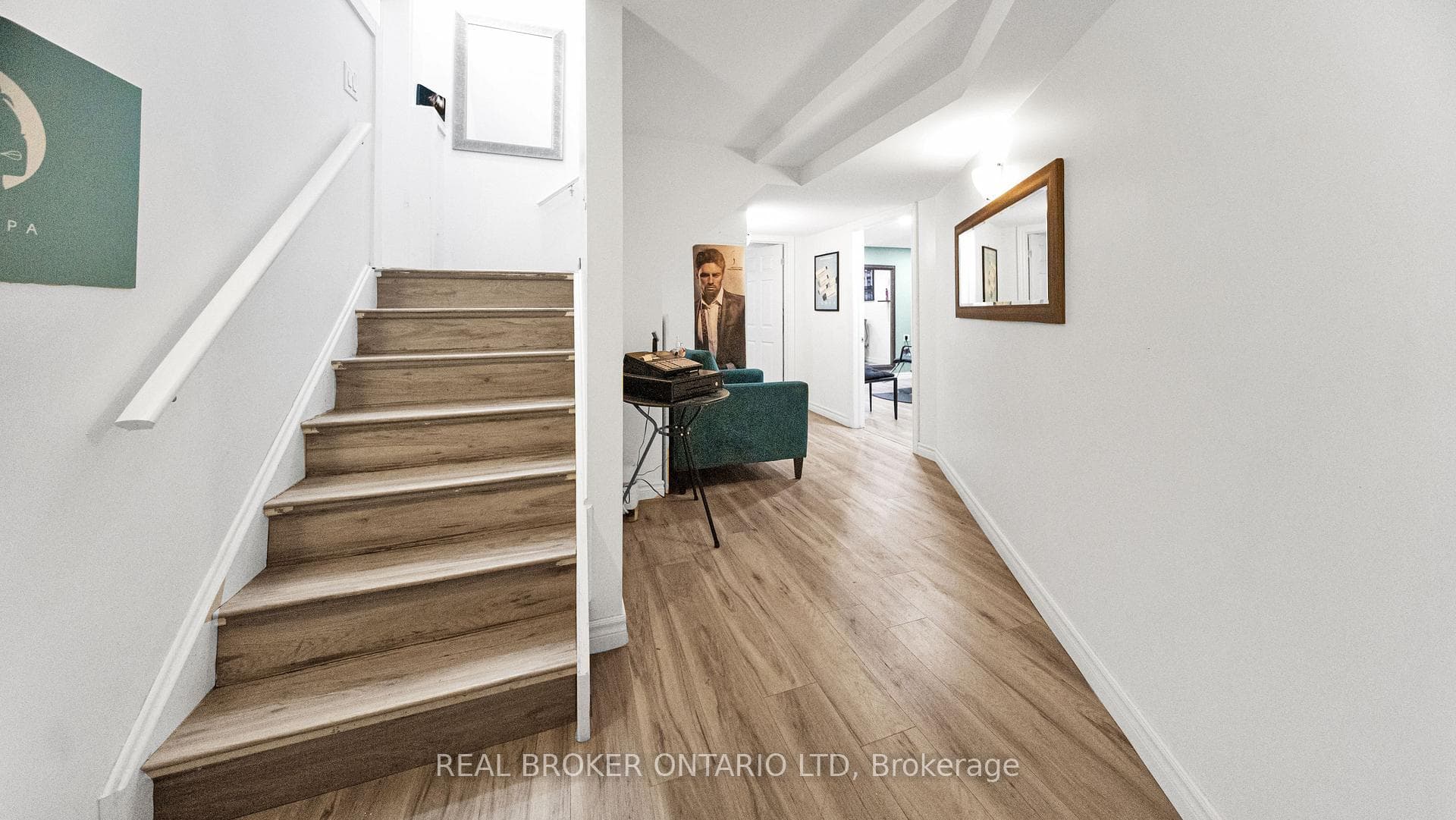 949 Blythwood Road photo 28