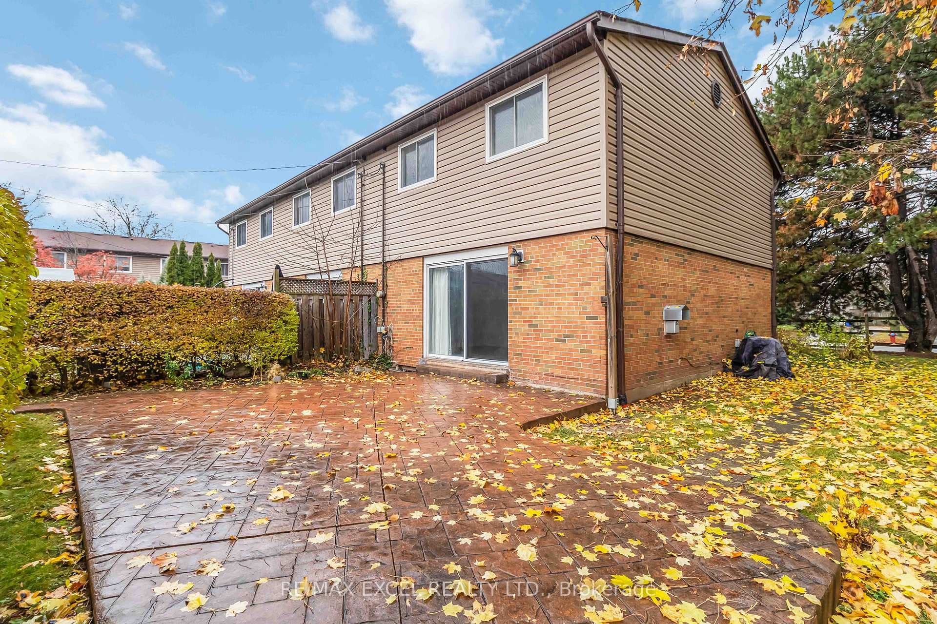 1265 NAPIER Crescent Unit 12 photo 22