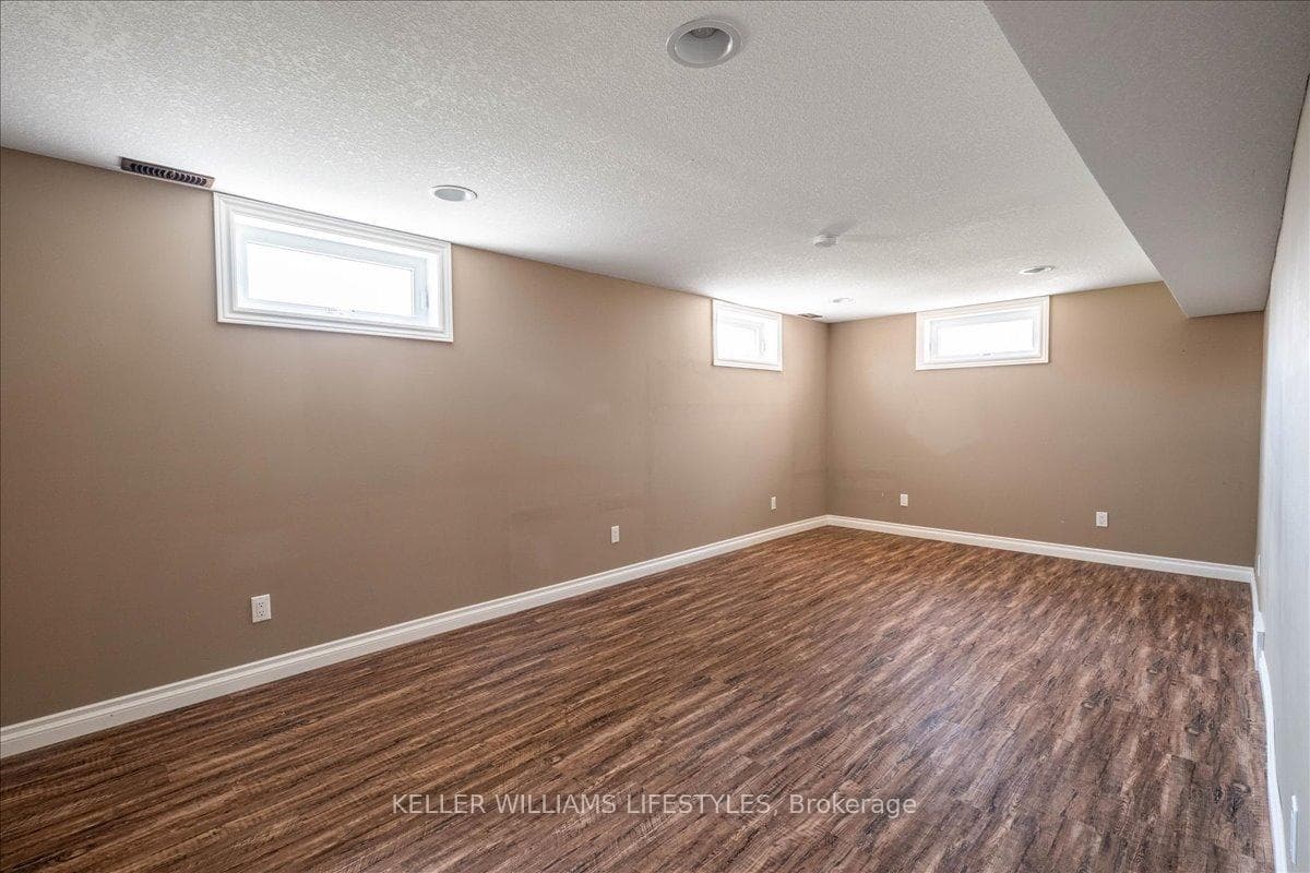 180 Victoria Street photo 24