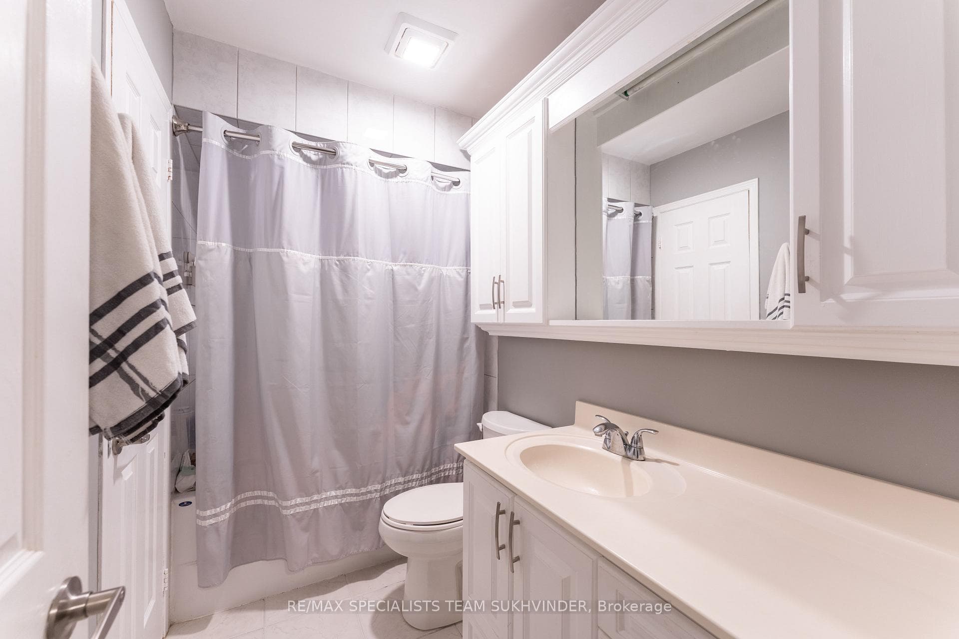 11 Queensland Crescent photo 28
