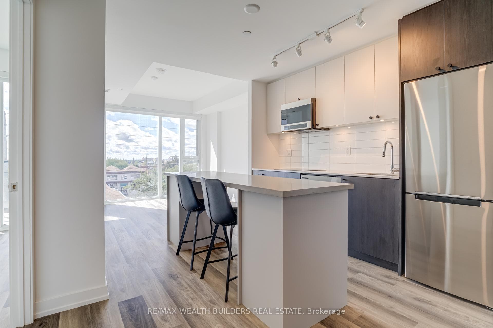 6 Chartwell Road Unit 412 photo 5