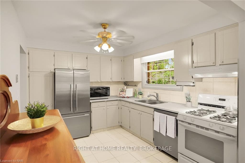 55 AQUADALE Drive photo 8