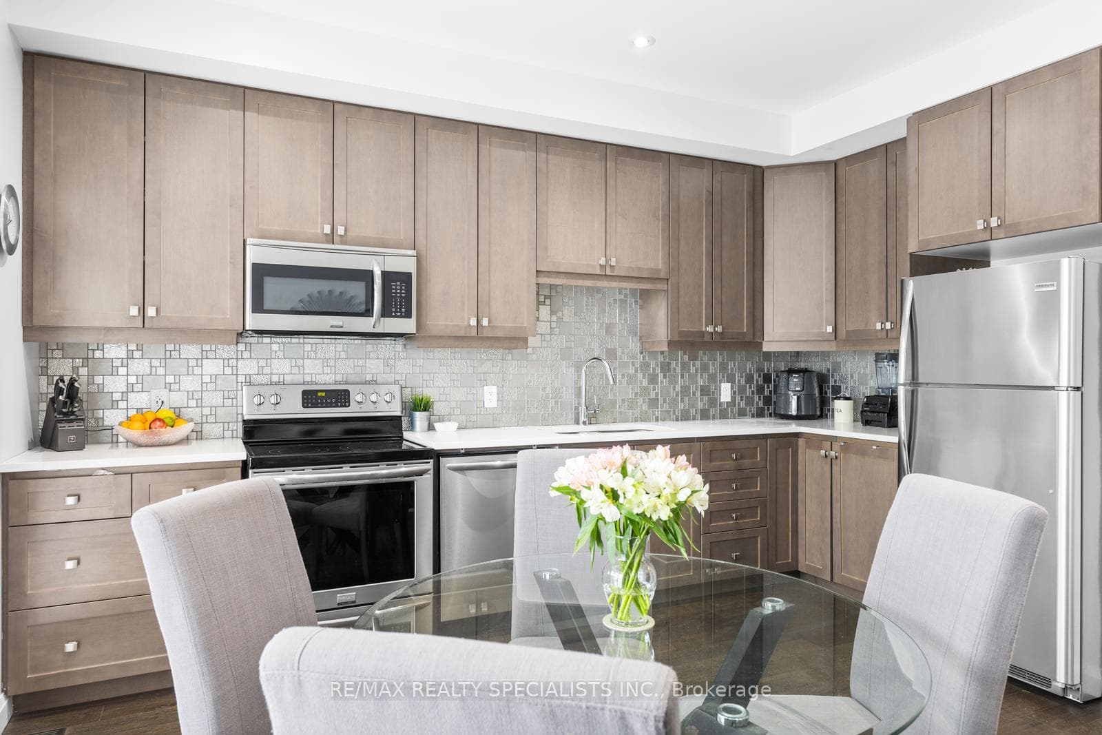 23 Echovalley Drive Unit 17 photo 12