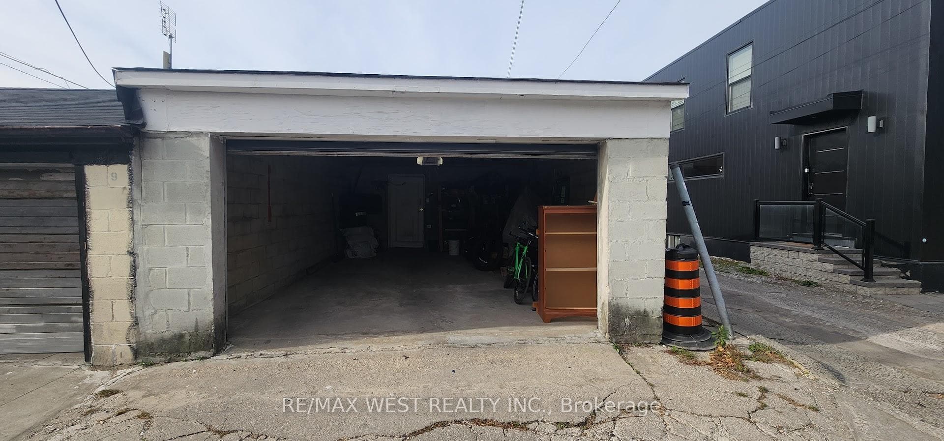 521 Lansdowne Avenue photo 8