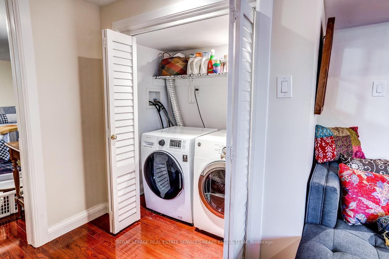 760 Coxwell Avenue Unit Lower photo 14