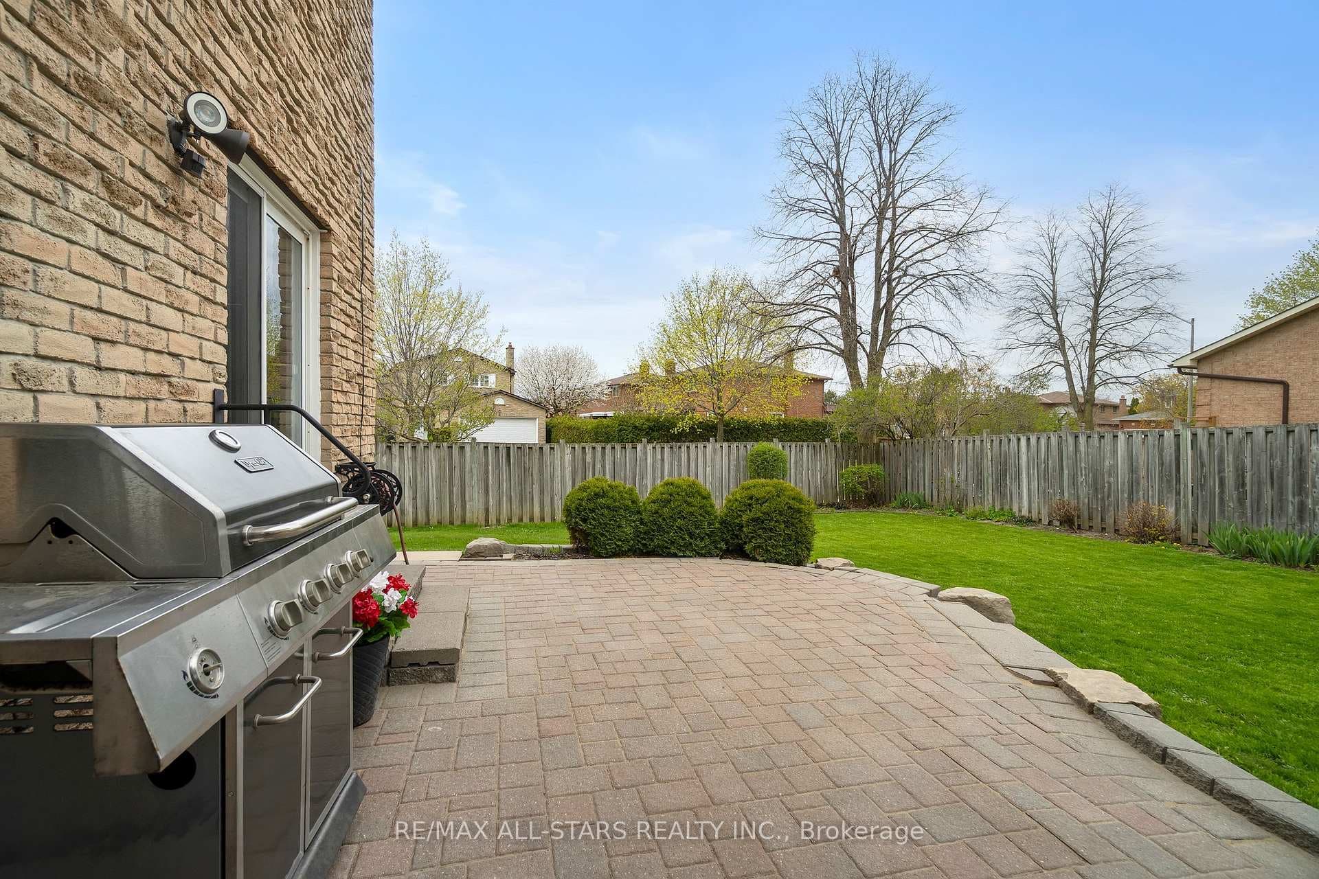 Multiple seating areas w lots of room to bbq