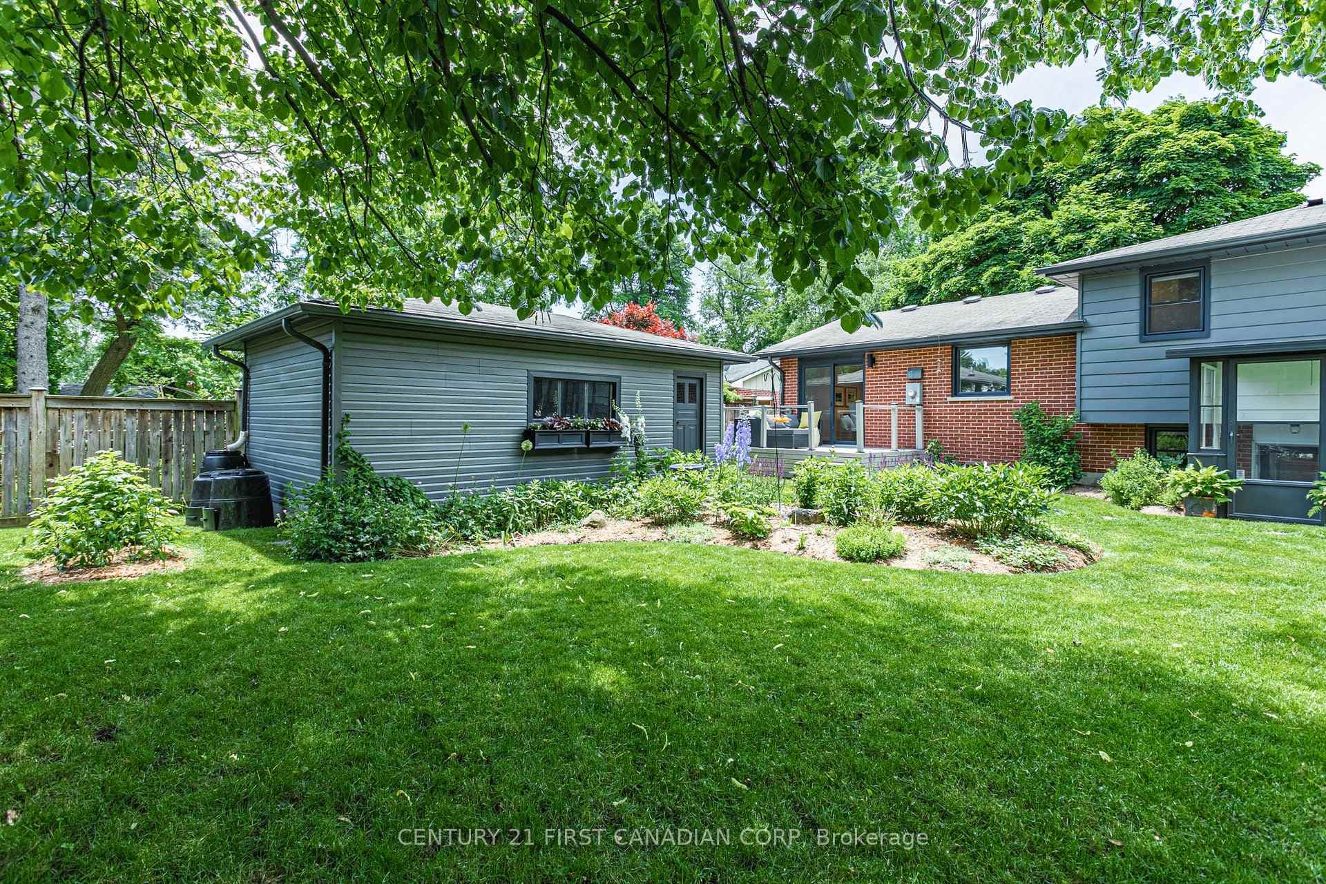 692 Tennent Court photo 38