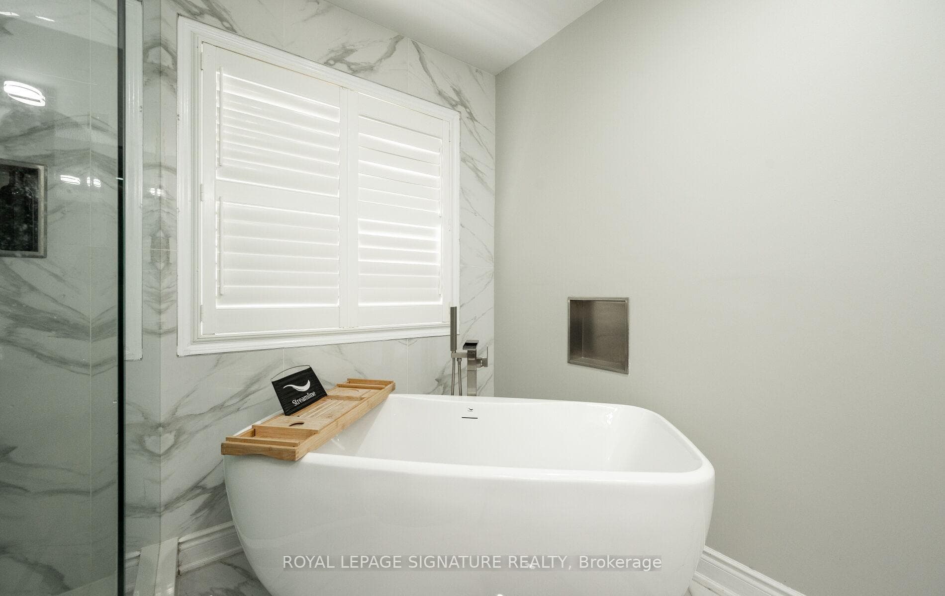 1071 Syndenham Lane photo 21
