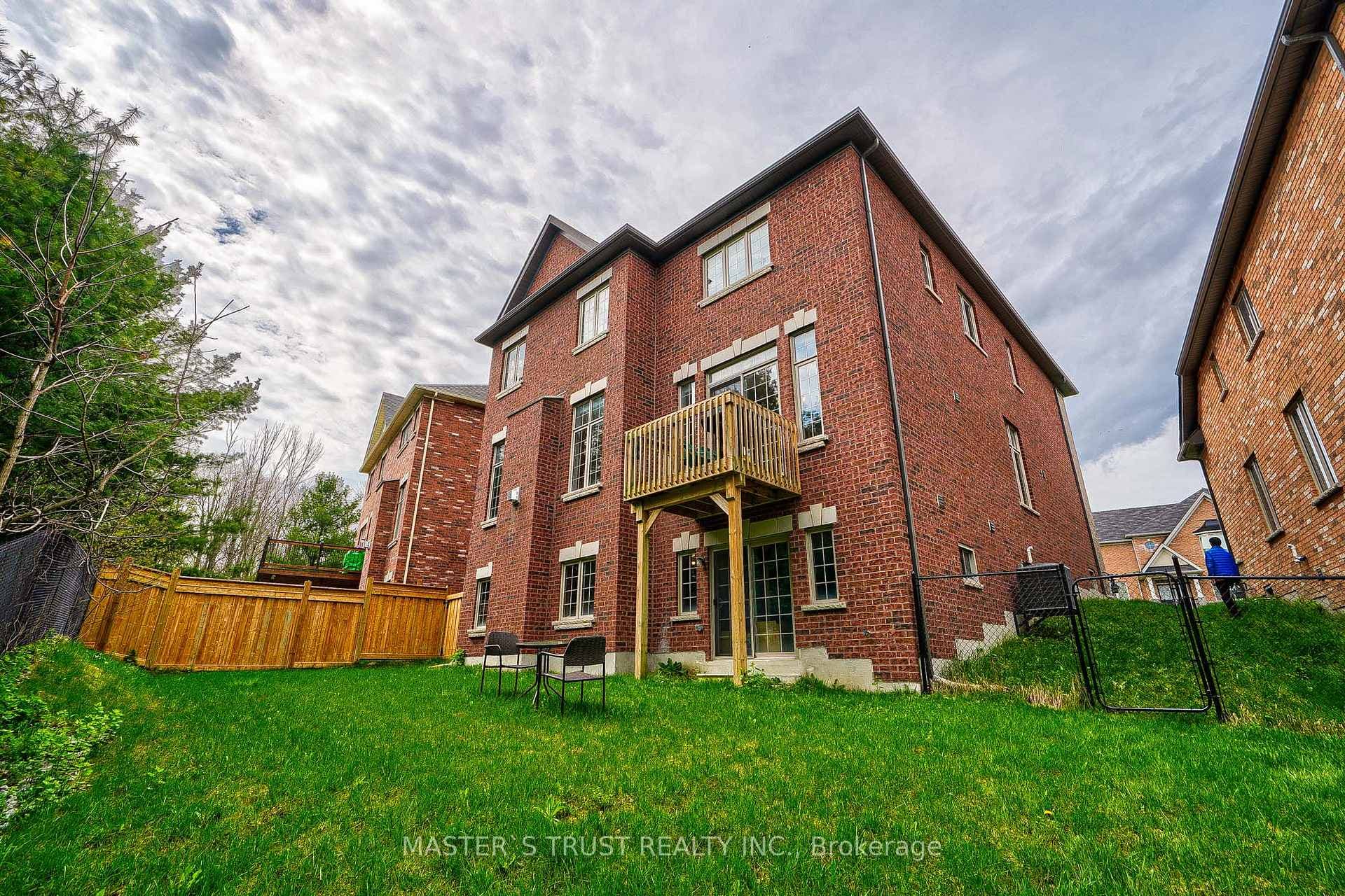 657 Clifford Perry Place photo 27