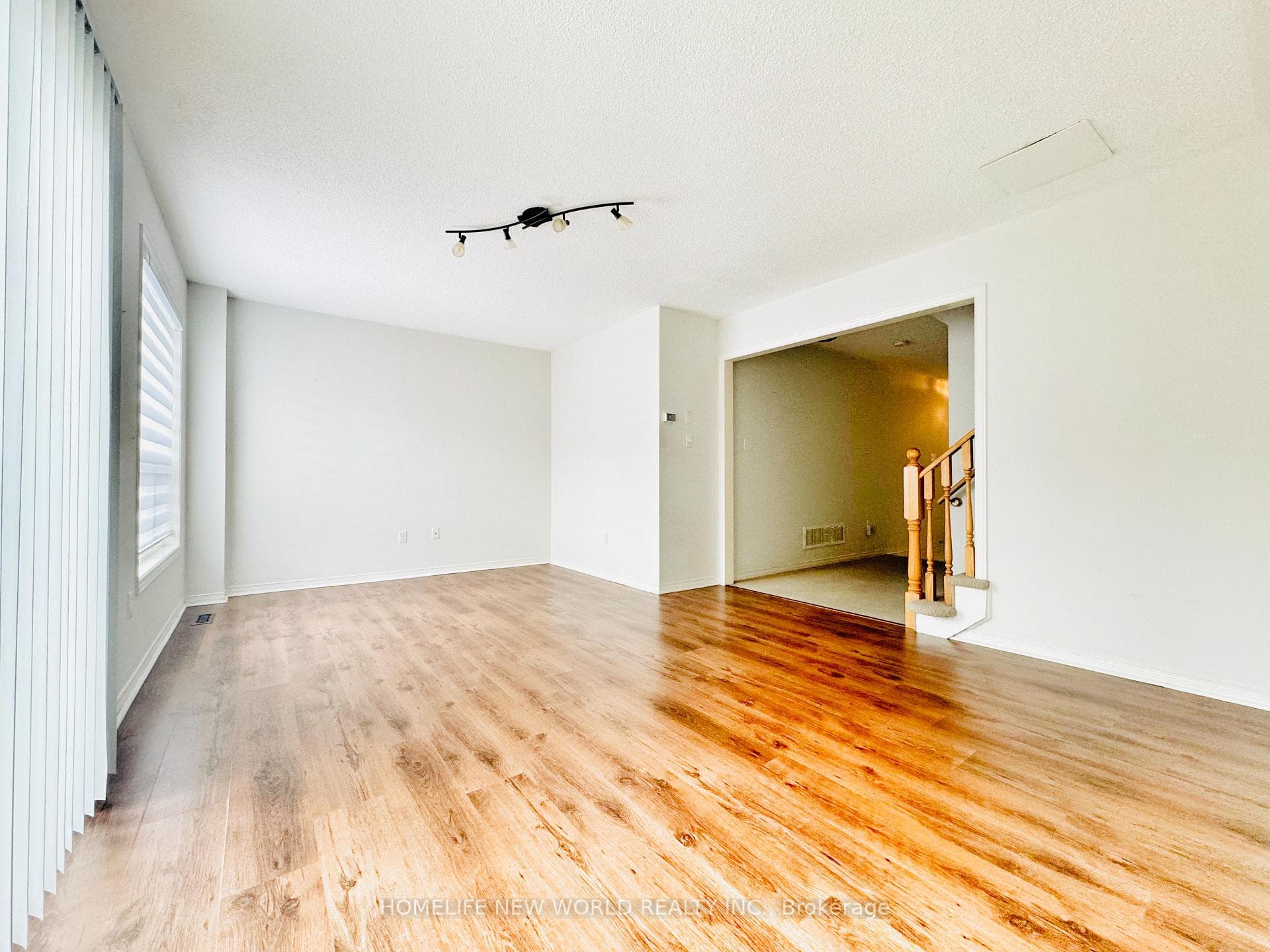 89 Warren Bradley Street photo 21