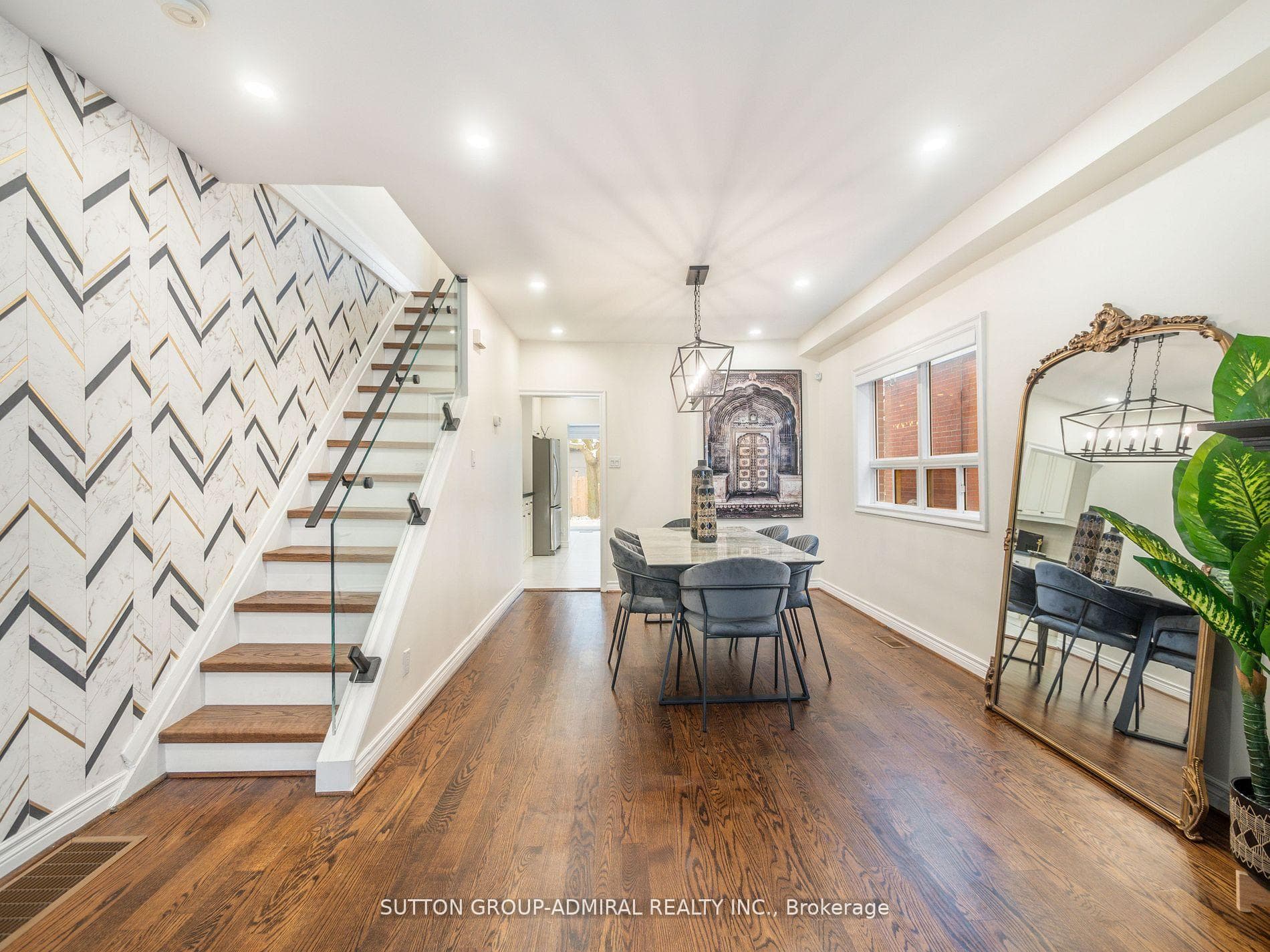 389 Davisville Avenue photo 11