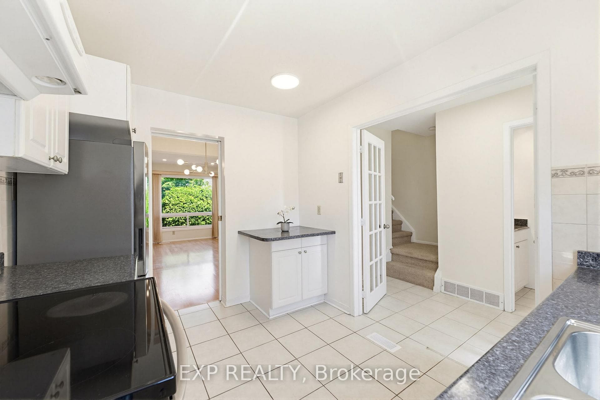 10 Fieldgate Drive Unit A photo 9