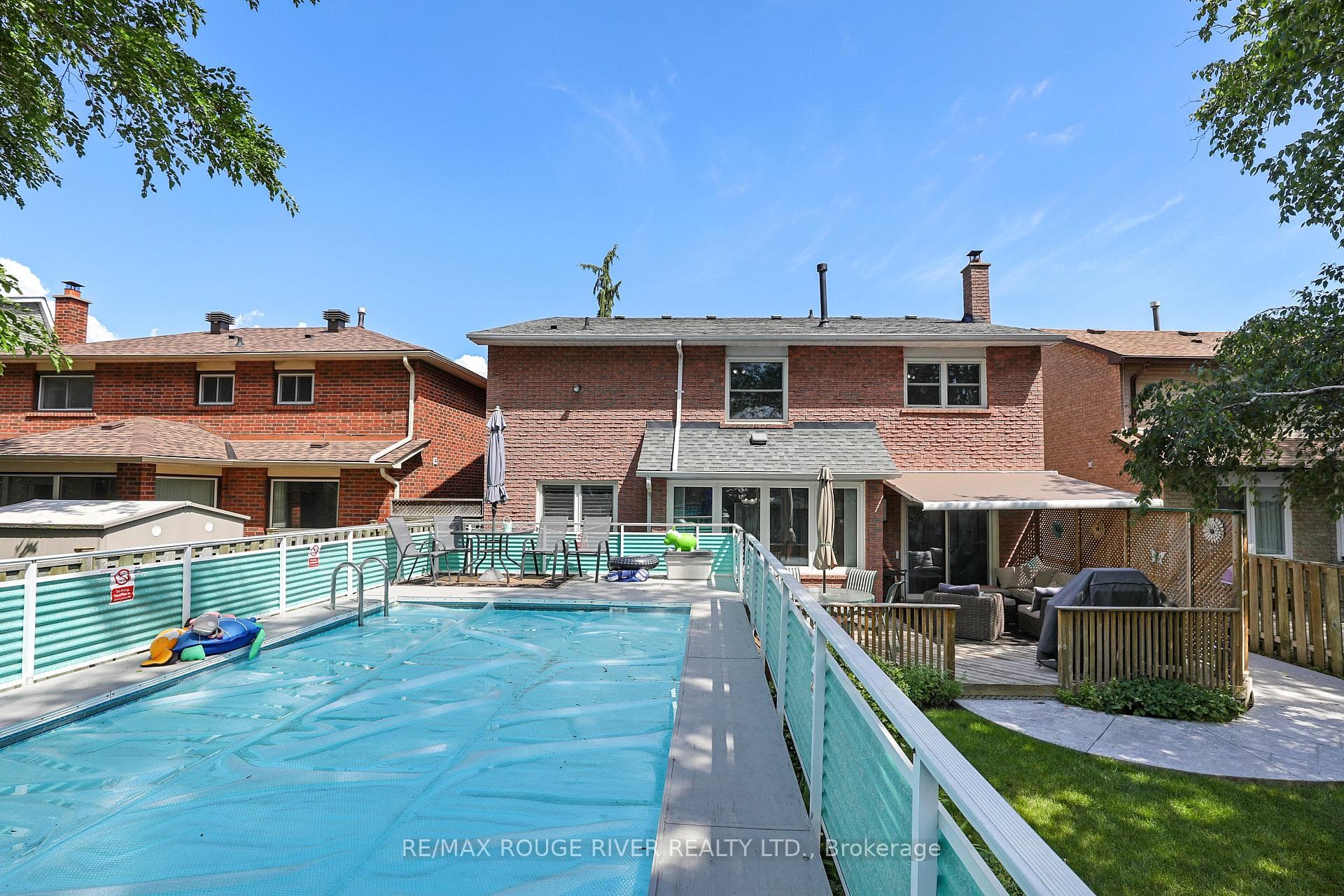 11 Canmore Boulevard photo 42