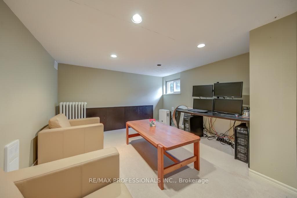 117 Grand Avenue photo 17