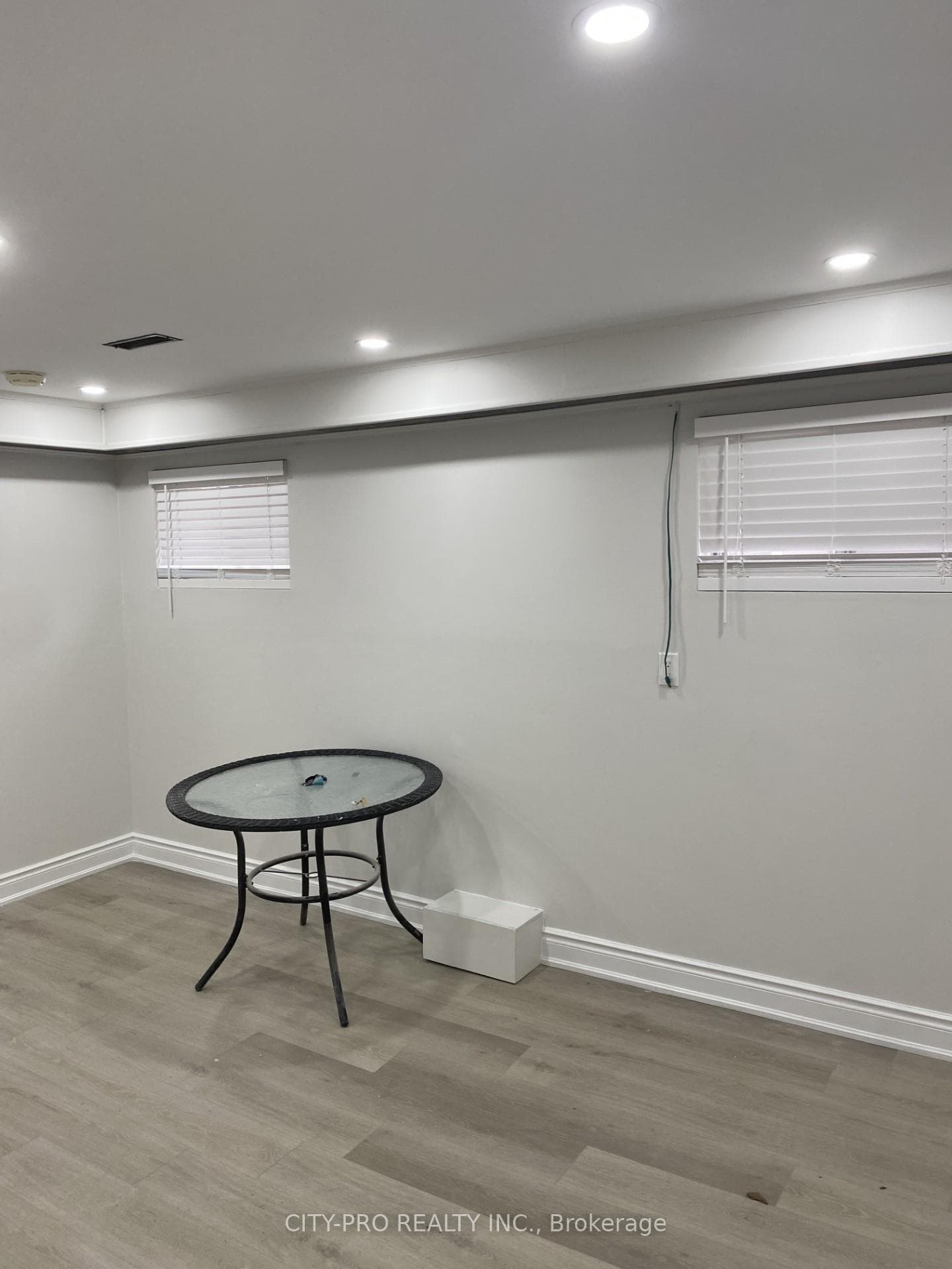 2406 Cashmere (Basement) Avenue photo 17