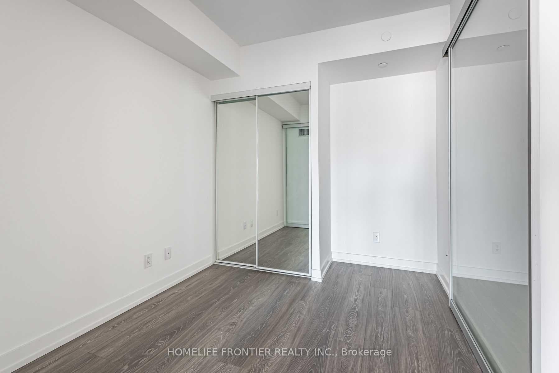 19 Western Battery Road Unit 815 photo 9