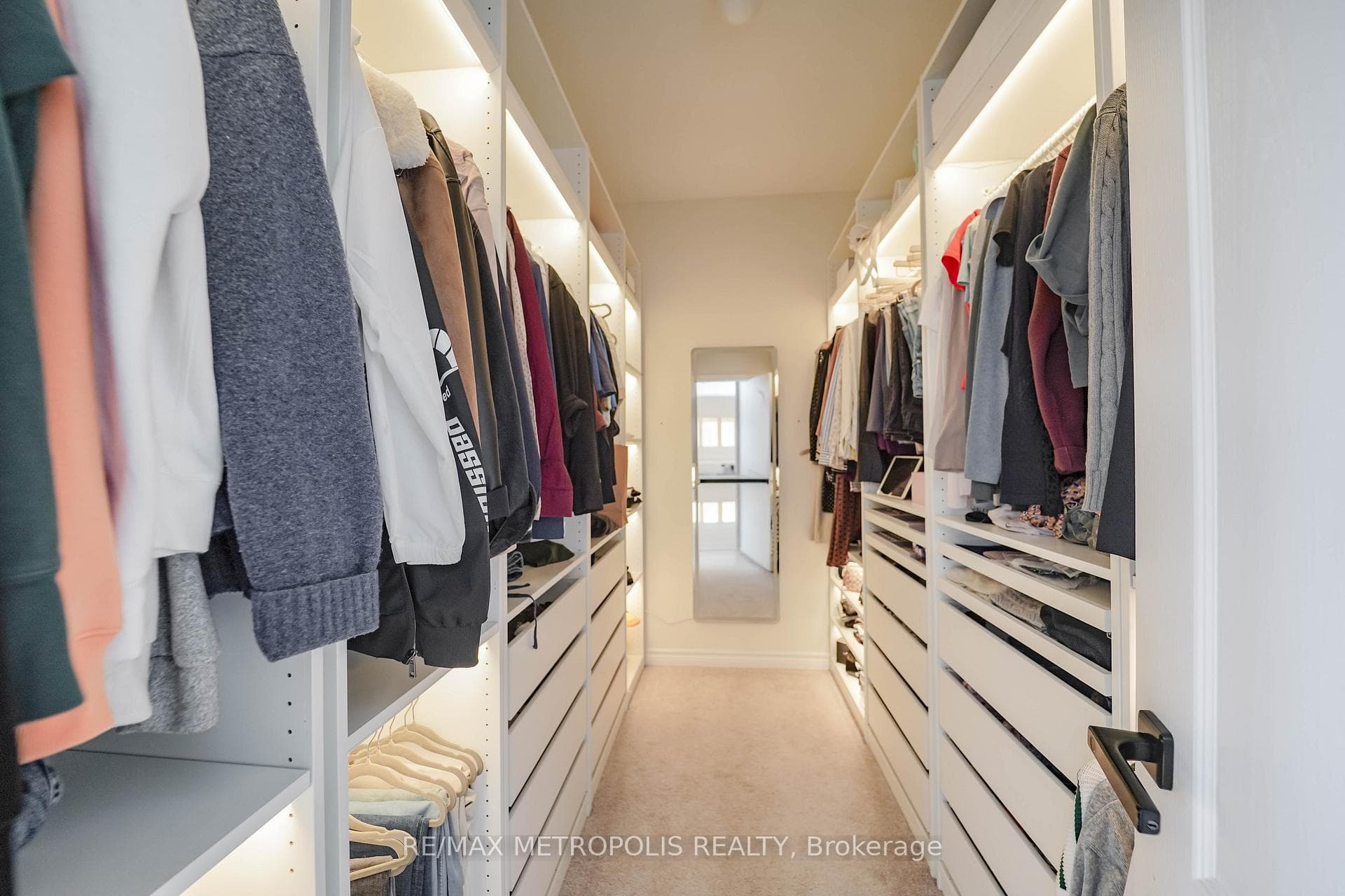 17 Hickling Lane photo 40