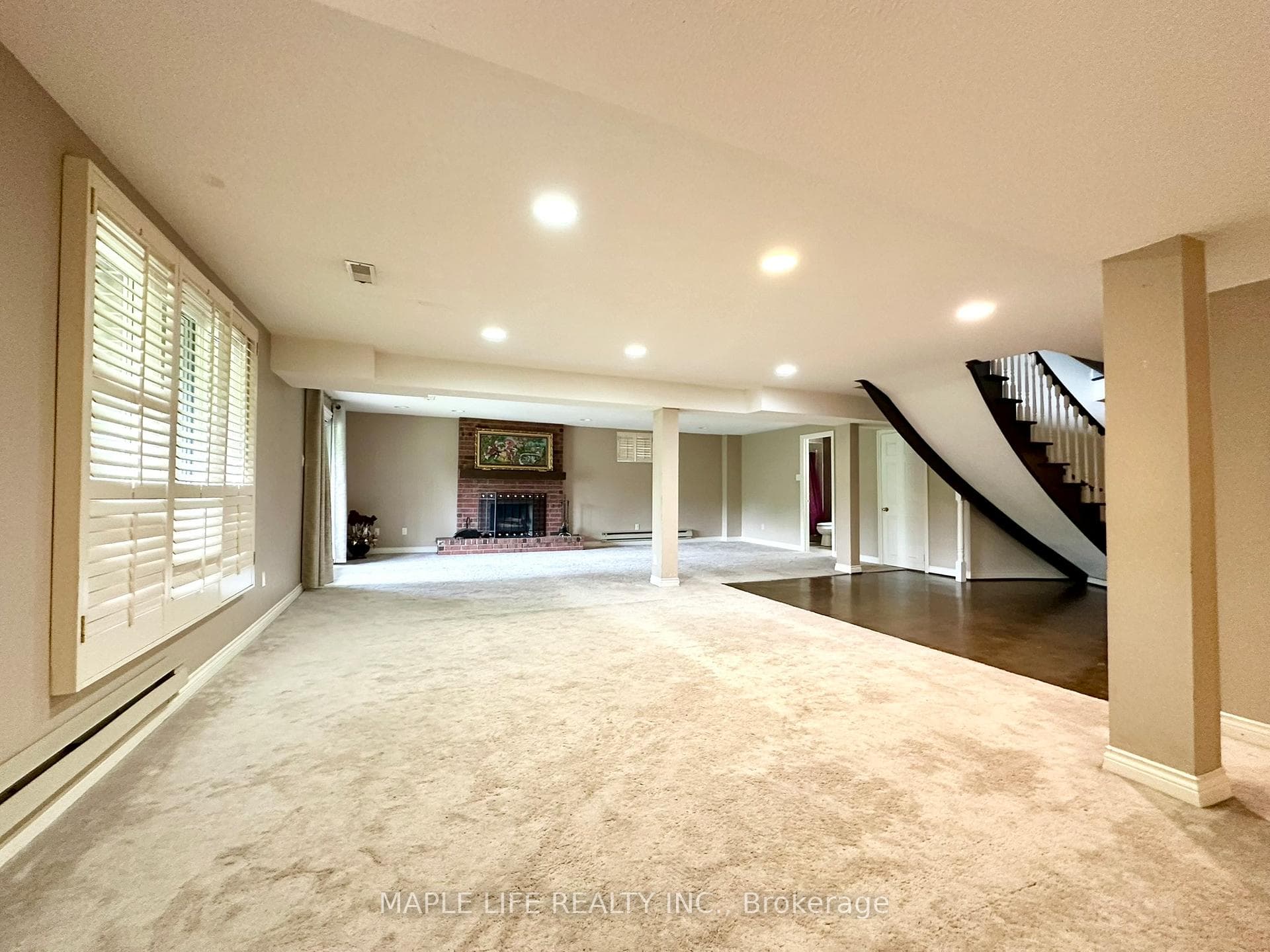 52 Prince Edward Boulevard photo 39