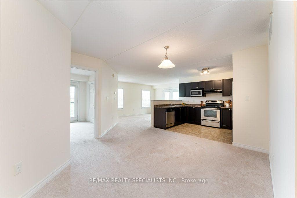 1340 MAIN Street Unit 313 photo 4