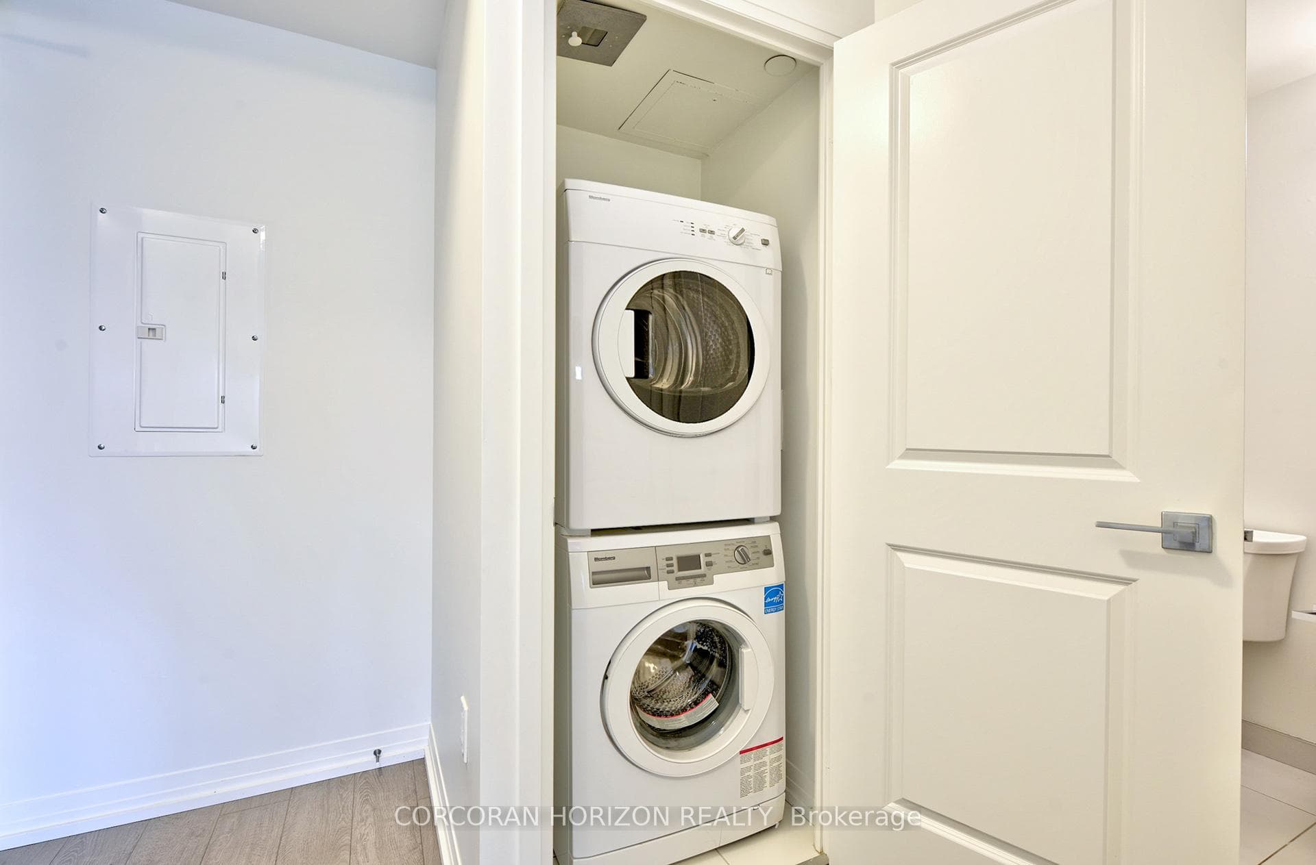 251 Jarvis Street Unit 627 photo 4
