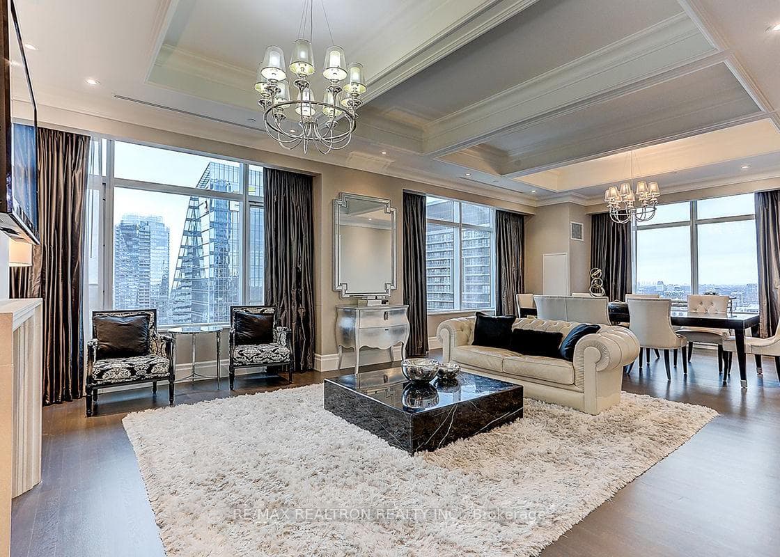 311 Bay Street Unit 3801 photo 4