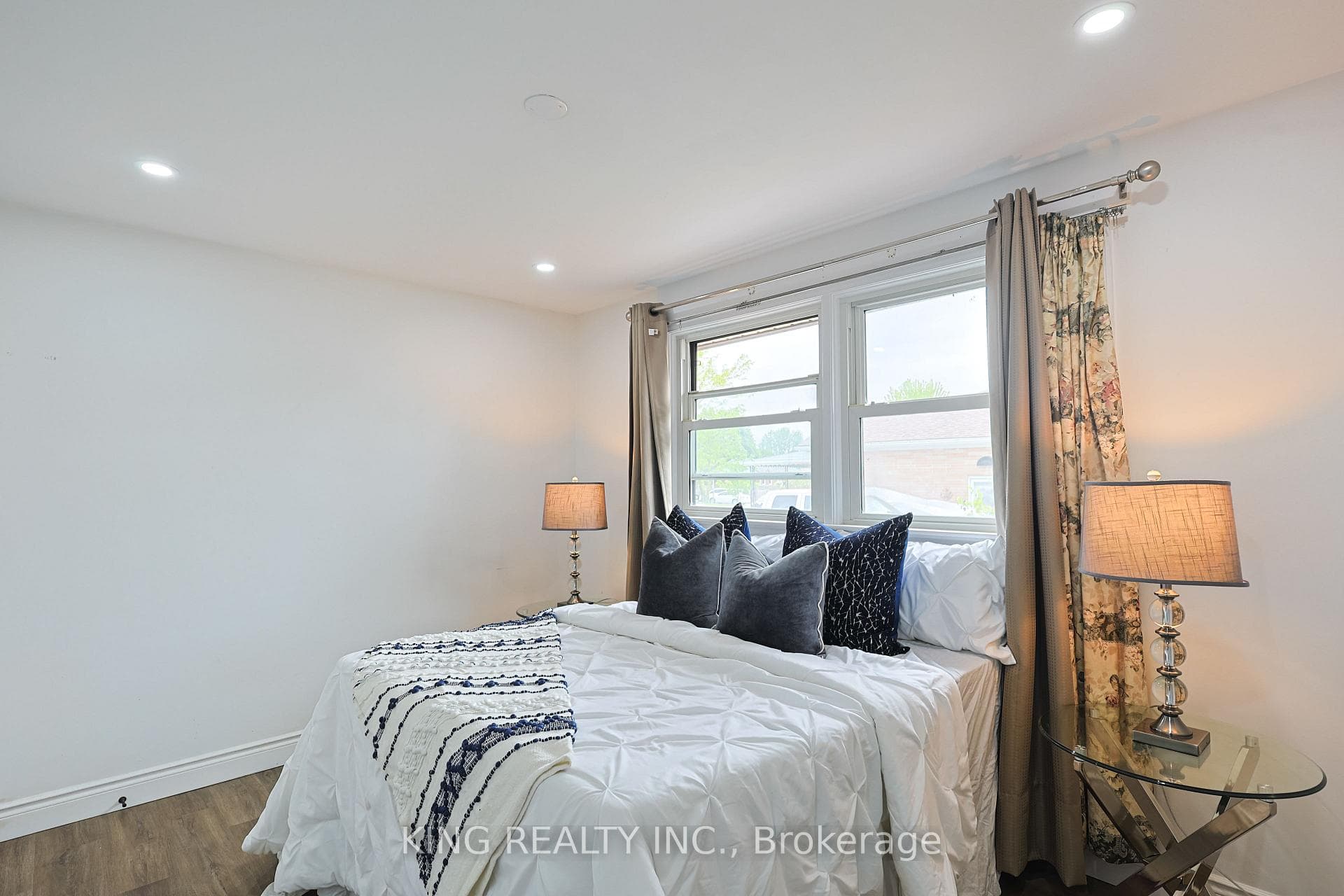 54 Tweedsmuir Avenue photo 18