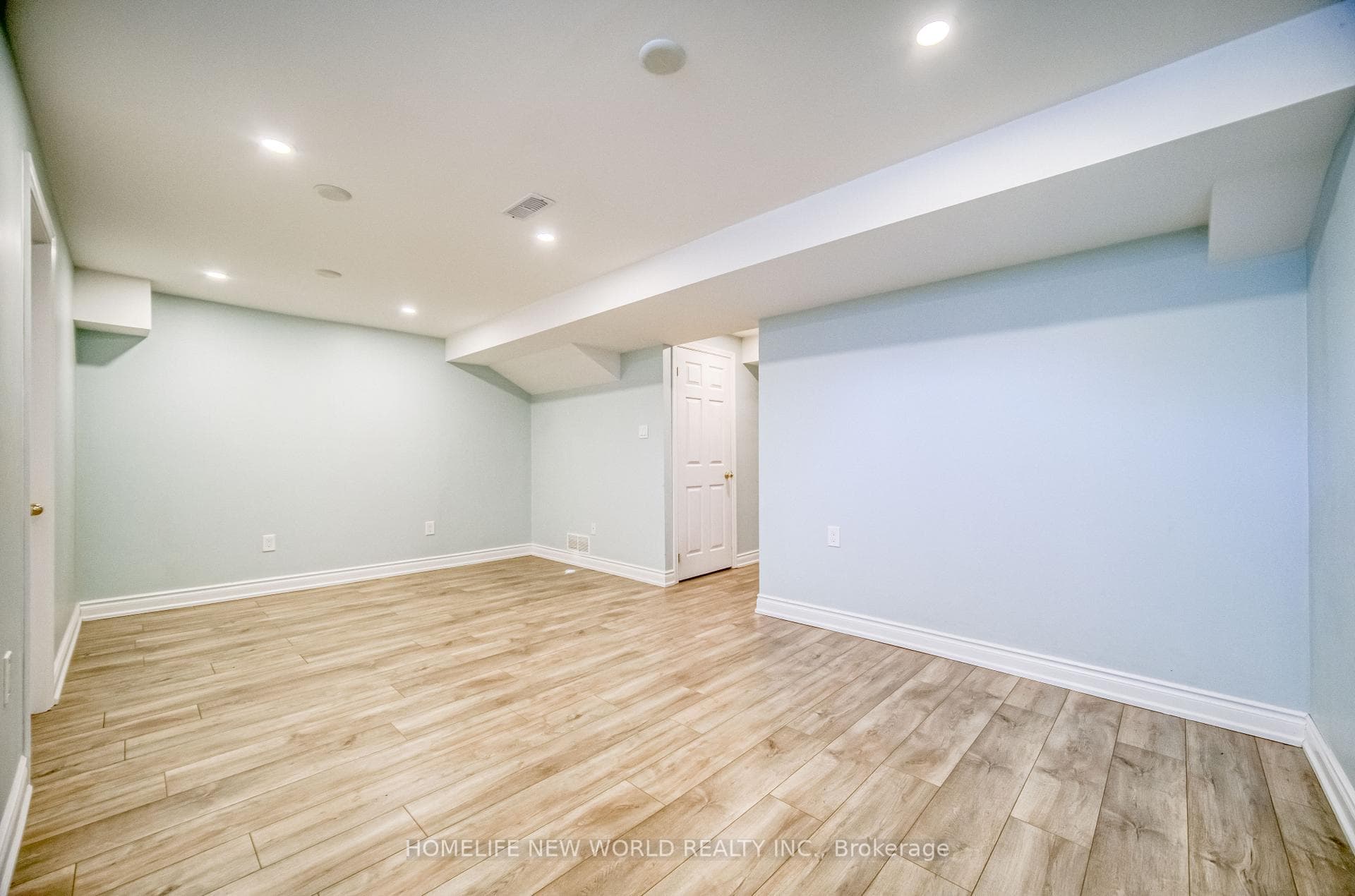 135 Selkirk Drive photo 30