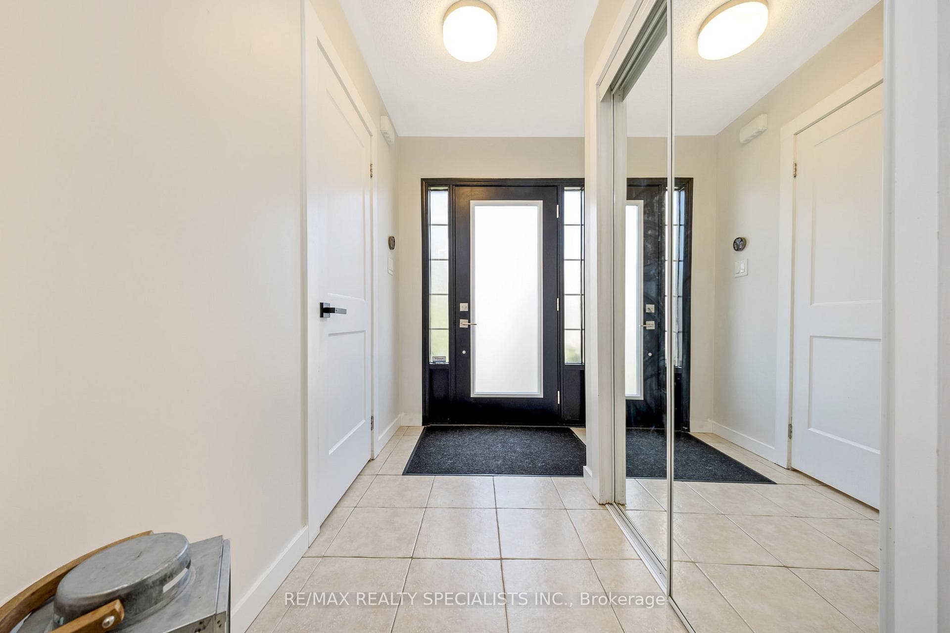 880 Fowles Court photo 7