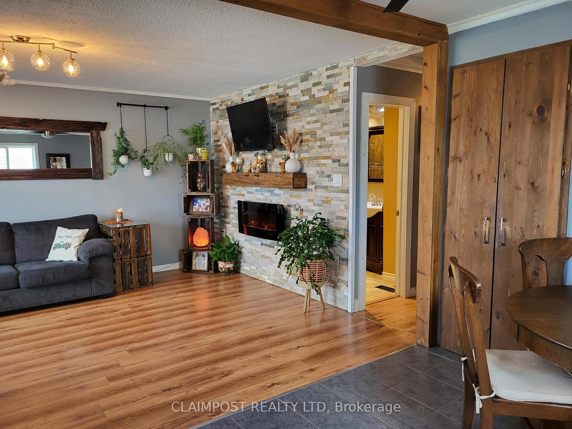 113 Delia Avenue photo 5