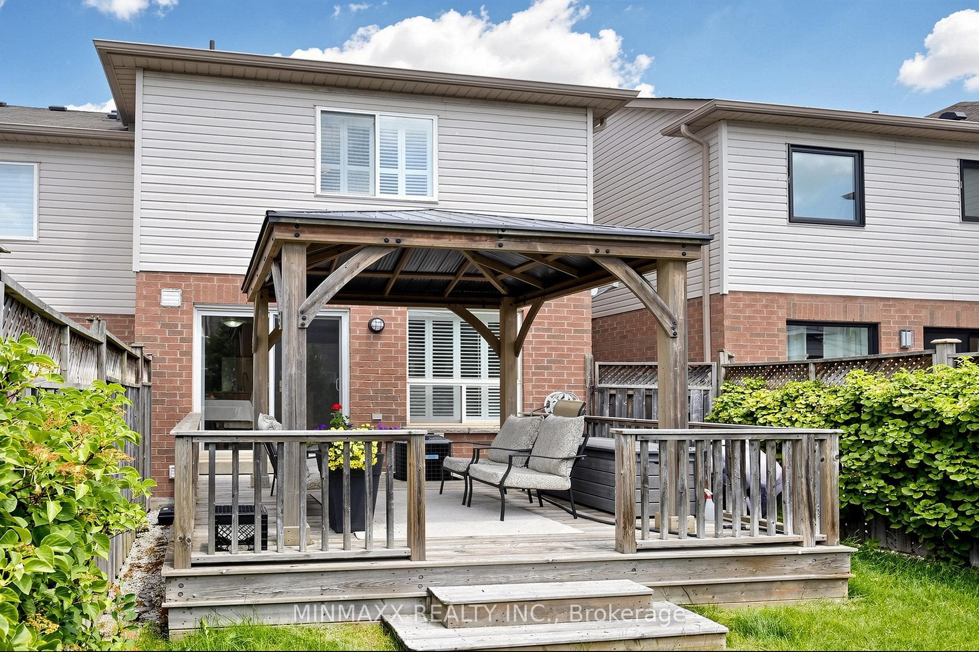 1164 CHAPMAN Crescent photo 43