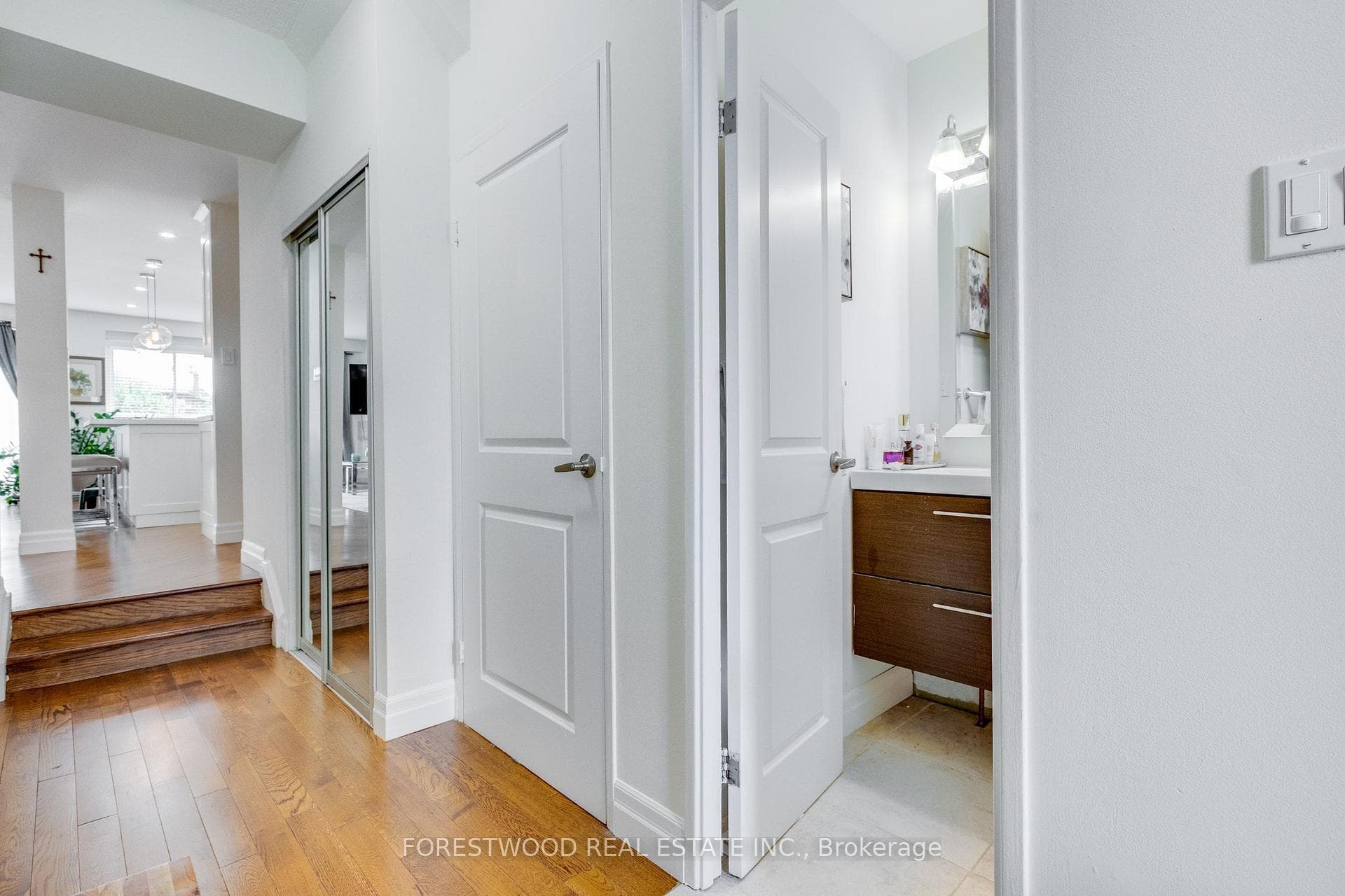 485 Meadows Boulevard Unit 17 photo 6