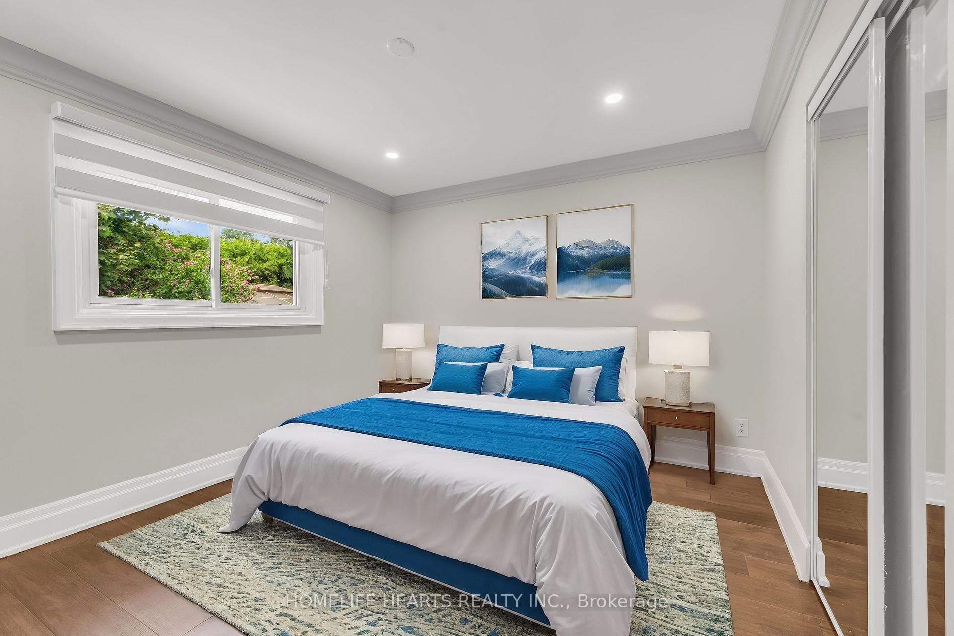 1395 Grosvenor Street photo 25