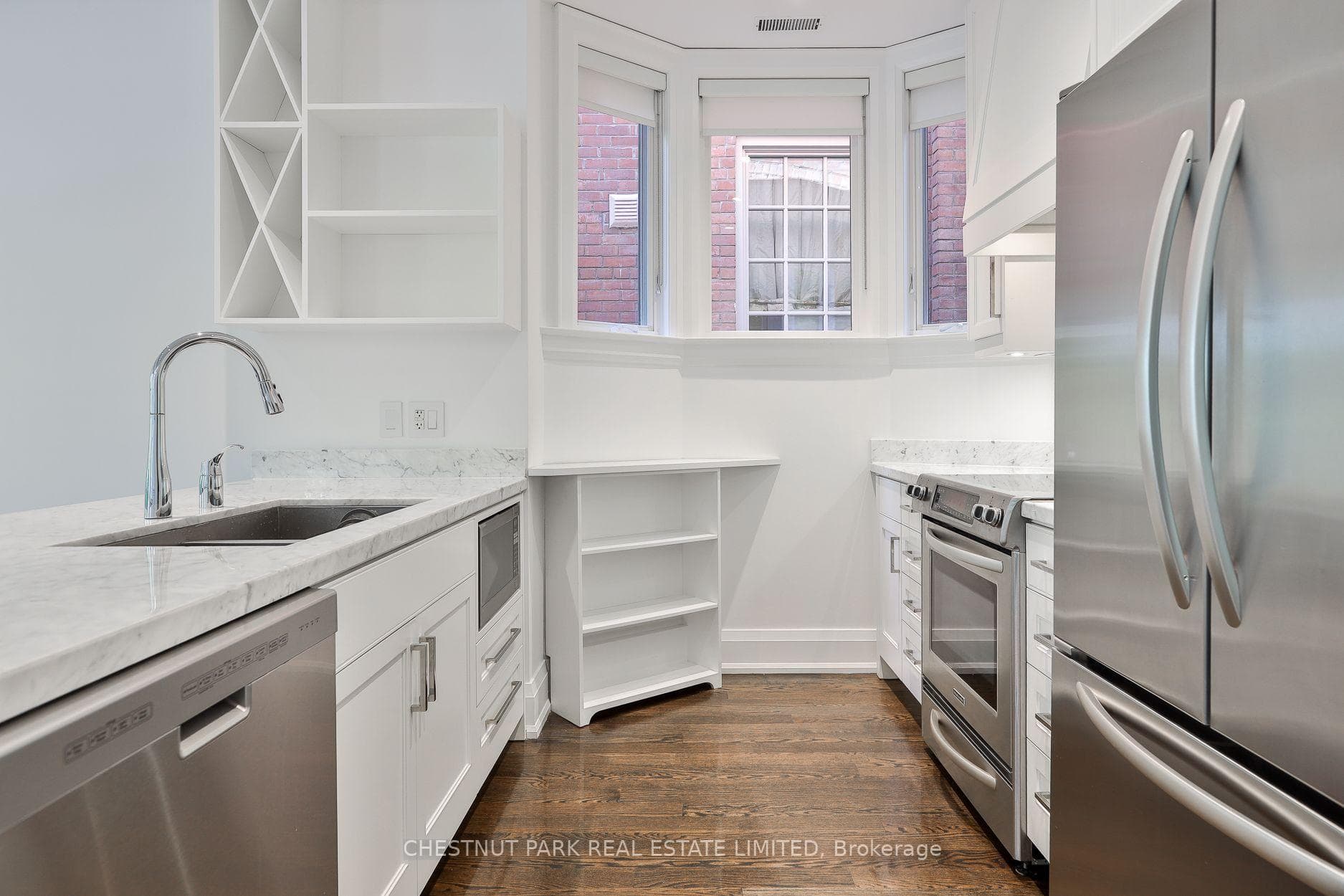 16 Scarth Road Unit 1 photo 16