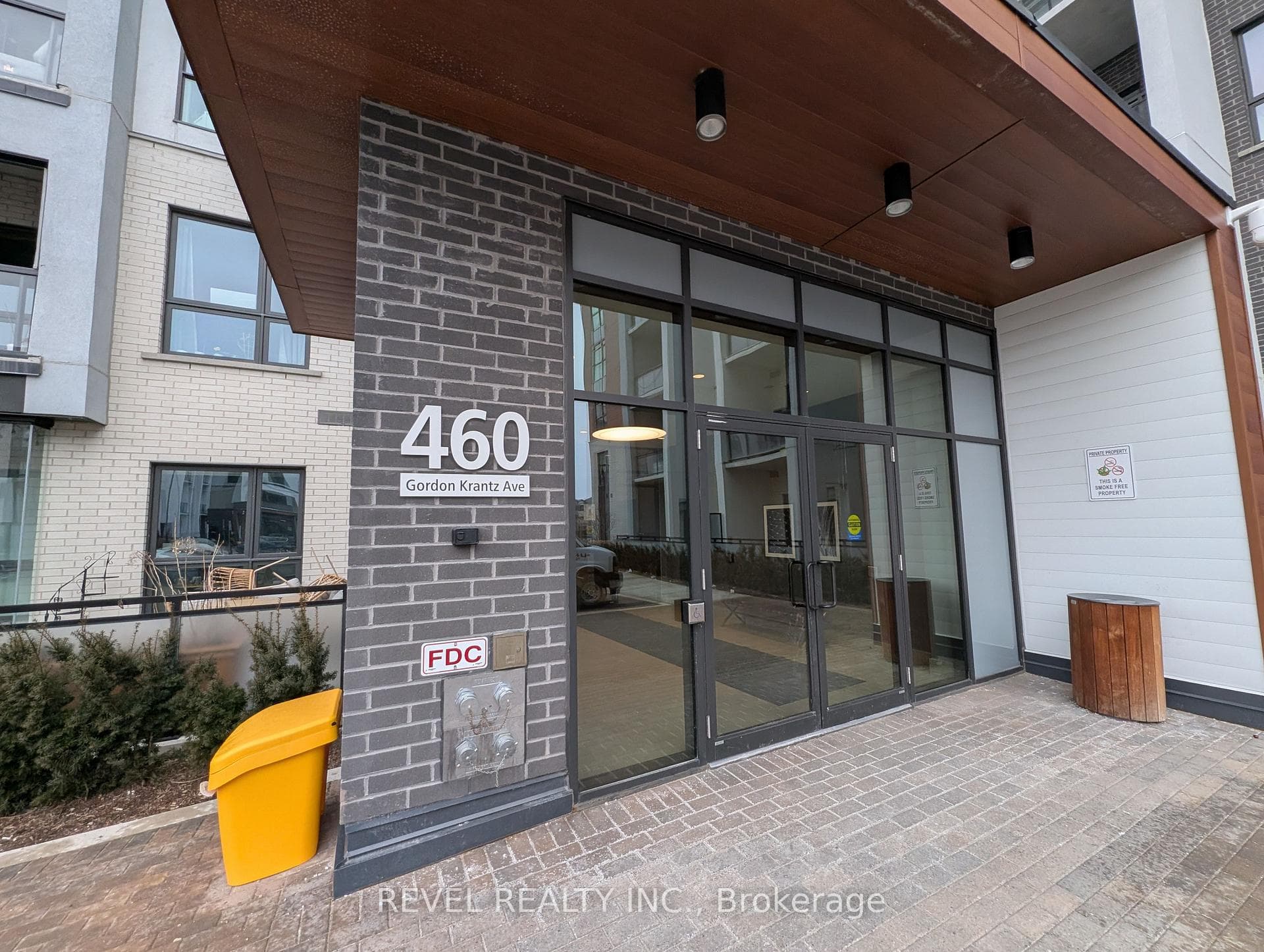 460 Gordon Krantz Avenue Unit 520 photo 2