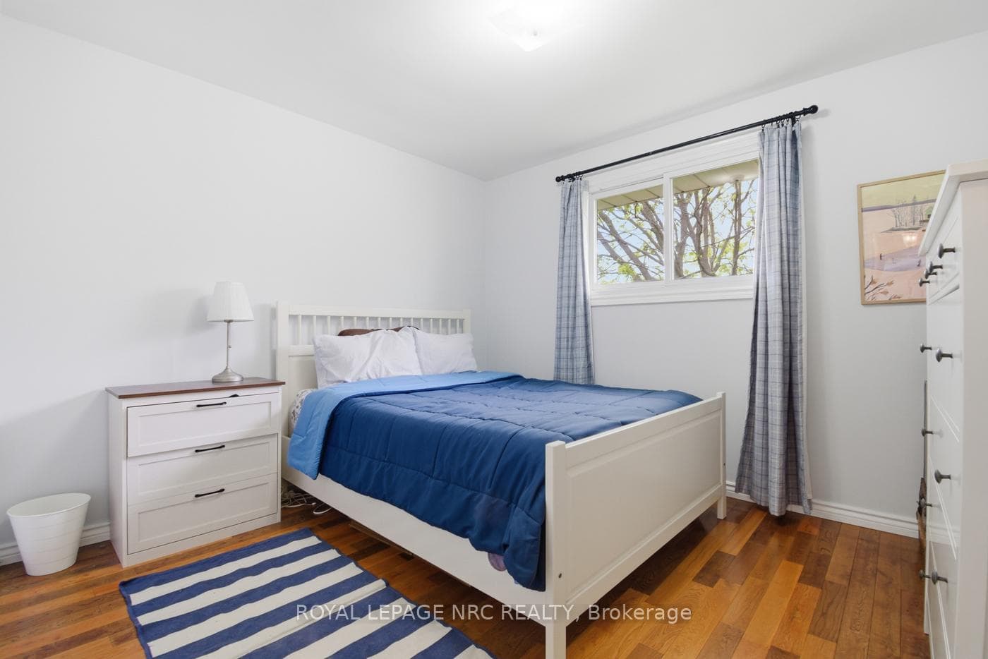 520 Clarence Street photo 27