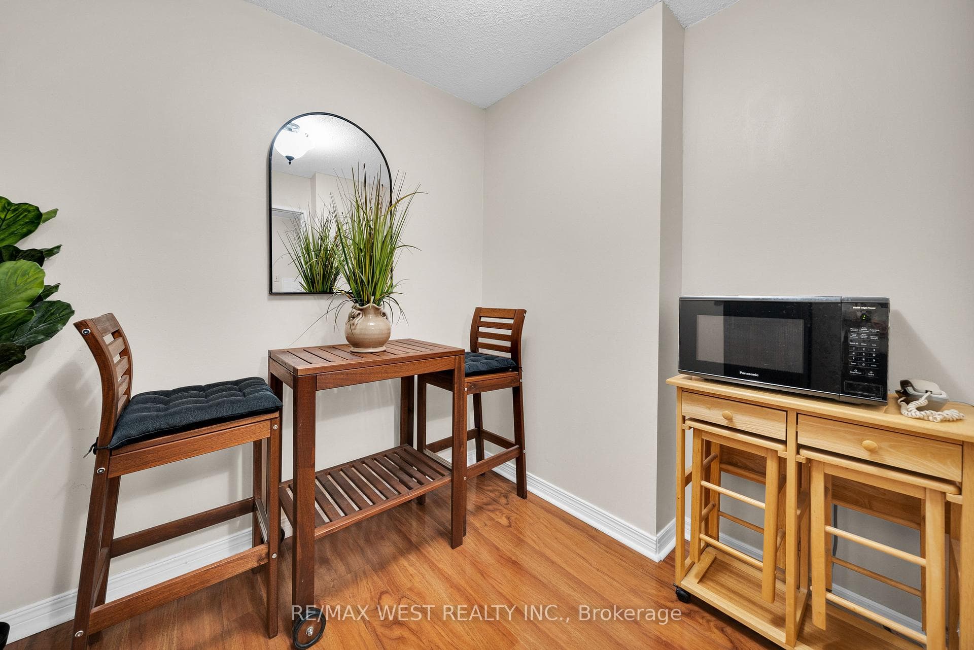 1515 Lakeshore Road Unit 2005 photo 8