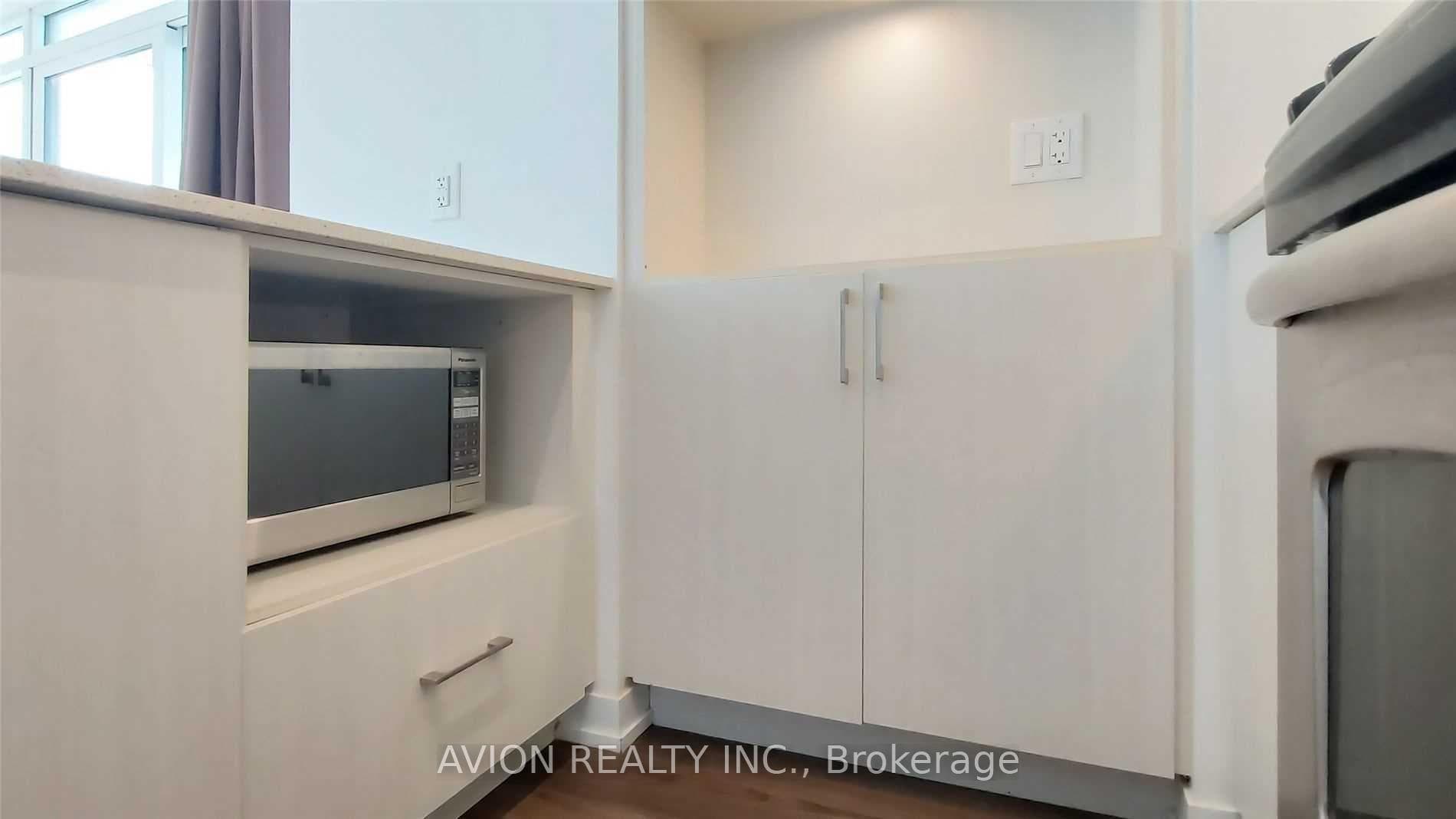 2560 Eglinton Ave Avenue Unit 1504 photo 6