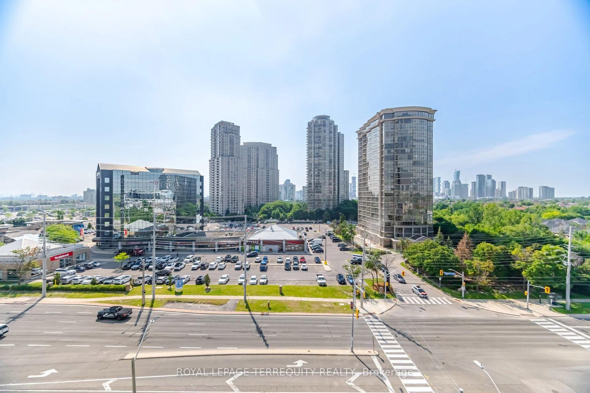 75 Eglinton Avenue Unit 703 photo 31