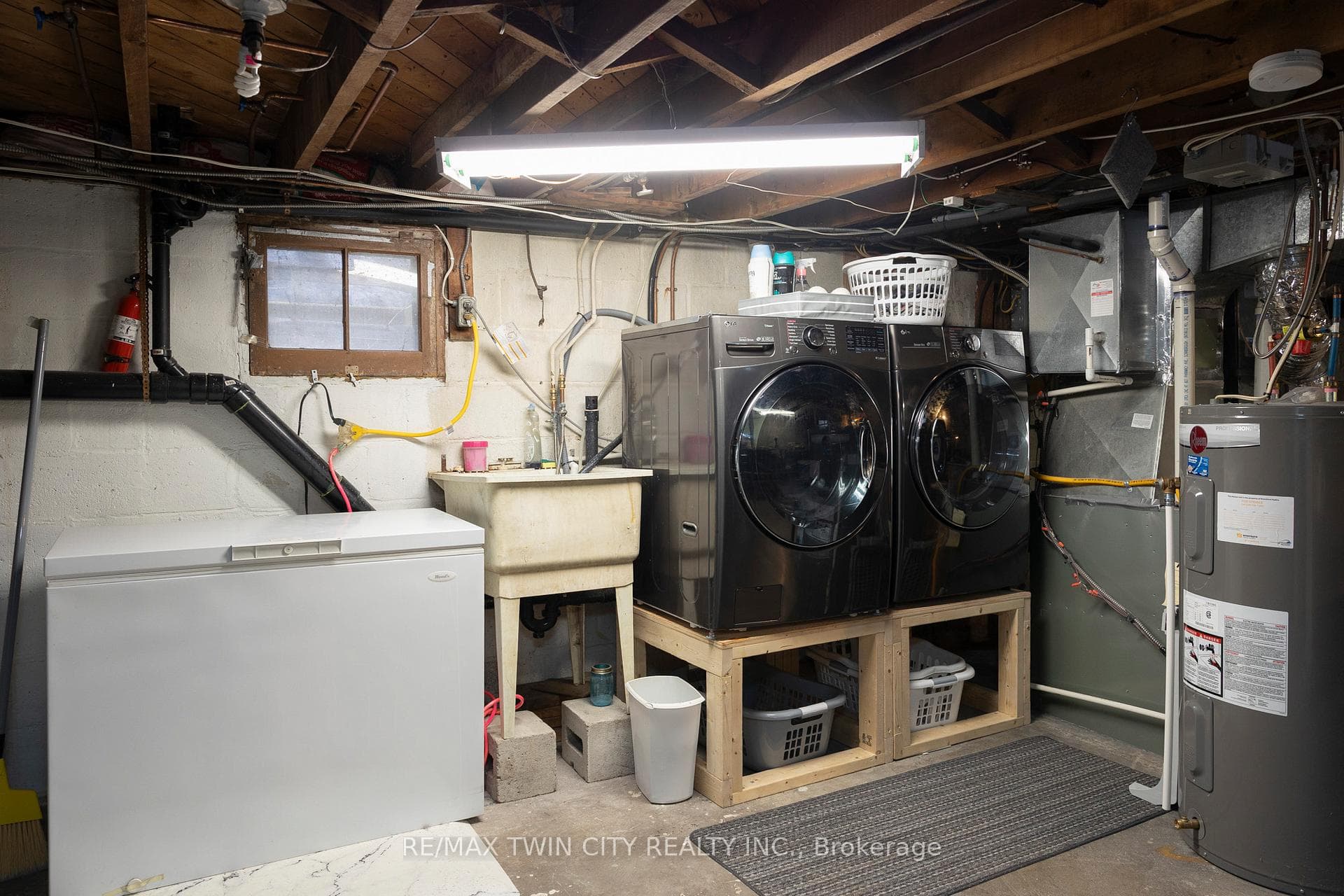 205 CHATHAM Street photo 23