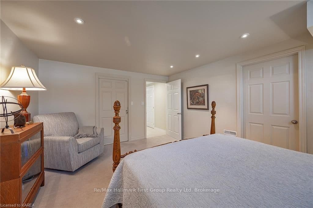 390 MORNINGSIDE Drive photo 31