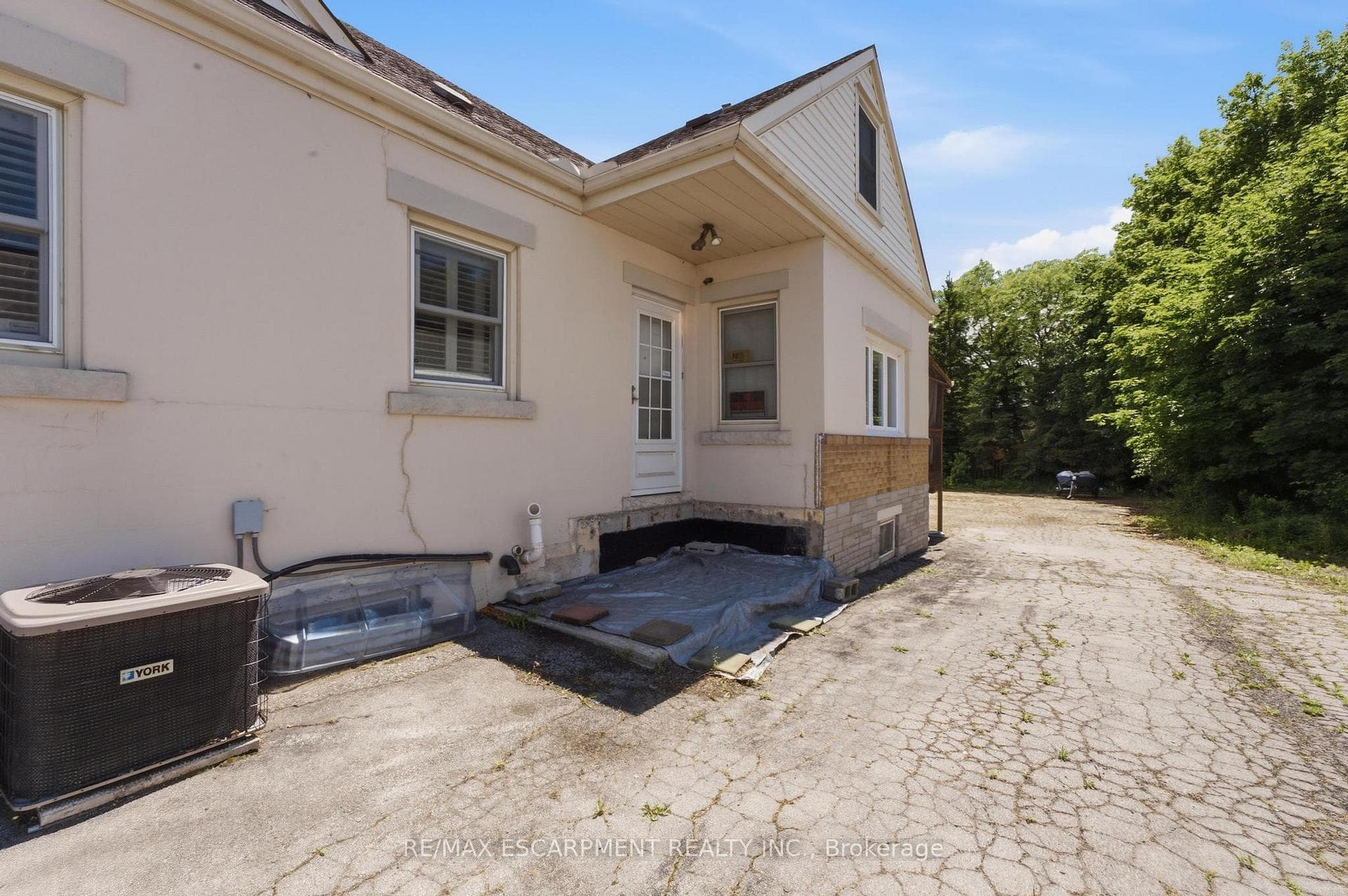 1260 Highway 8 N/A photo 31