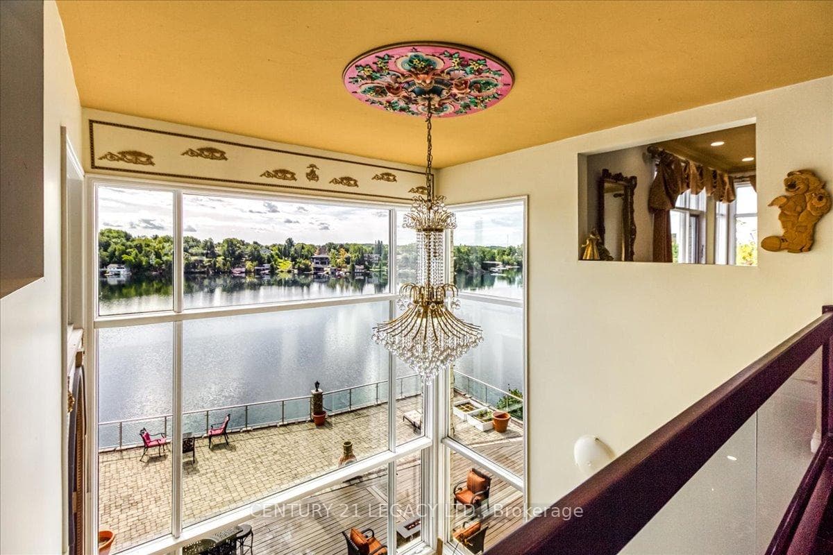 376 Maki Avenue photo 7