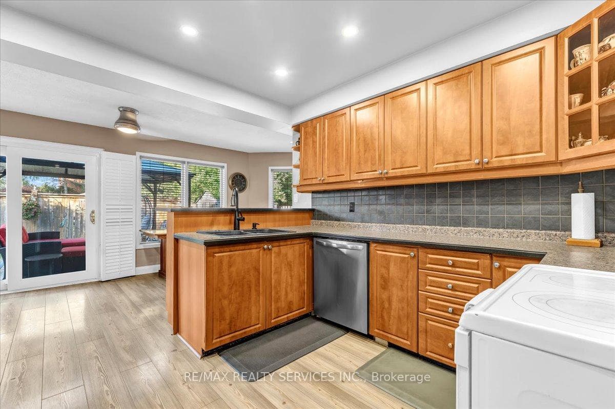 13 CORKETT Drive photo 17