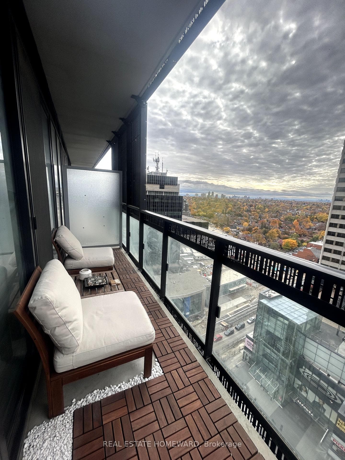 8 Eglinton Avenue Unit 1503 photo 9