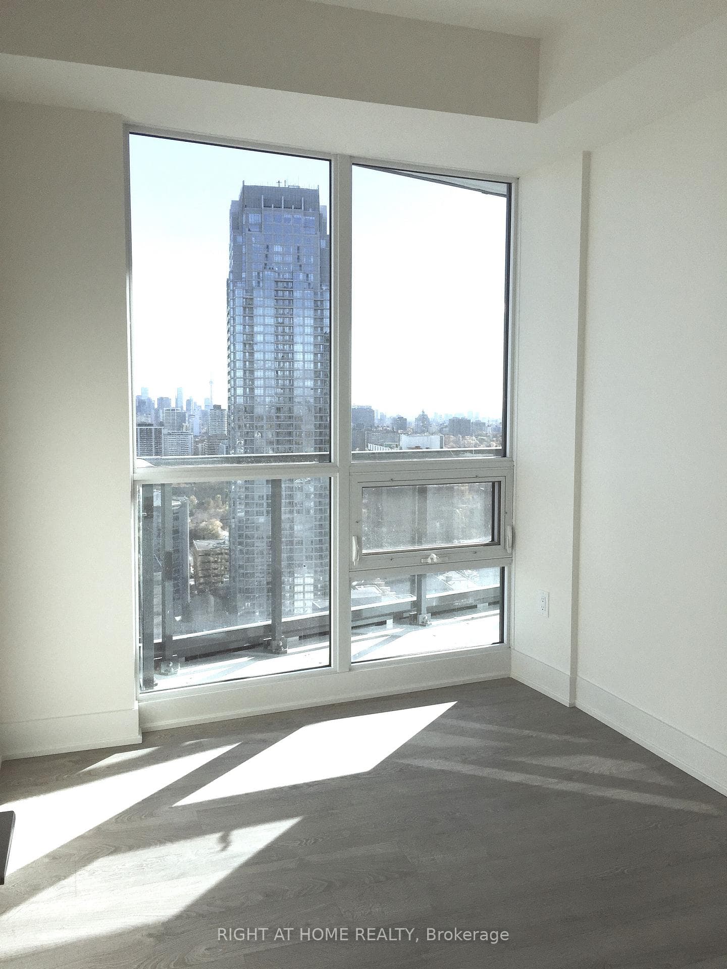 30 ROEHAMPTON Avenue Unit 2802 photo 13