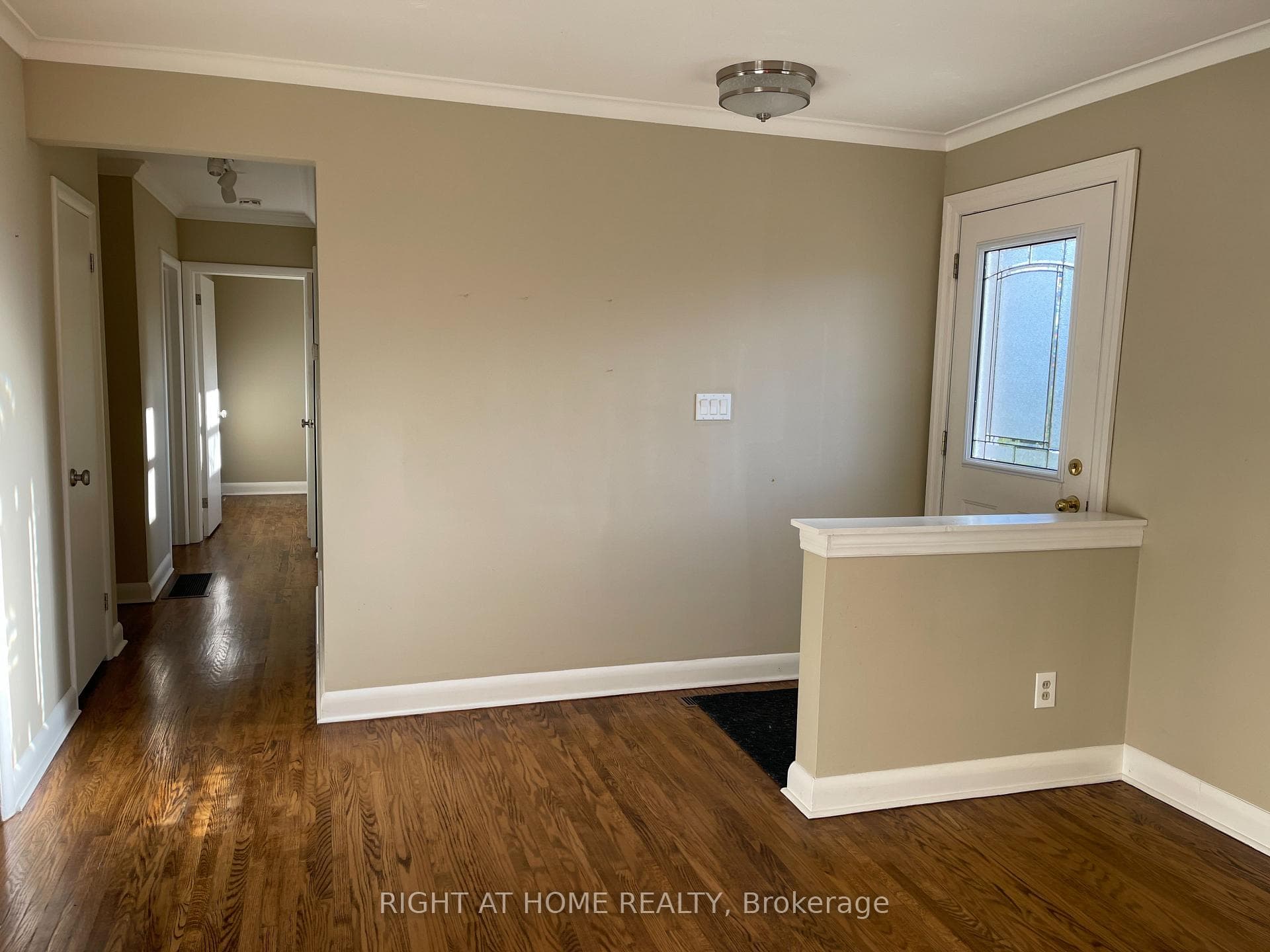 473 Rothesay Place photo 12