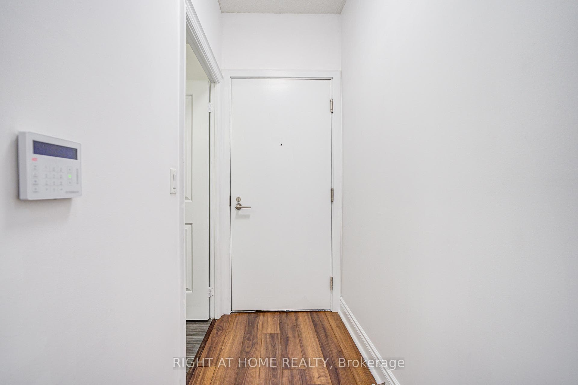 28 Ted Rogers Way Unit 3008 photo 5