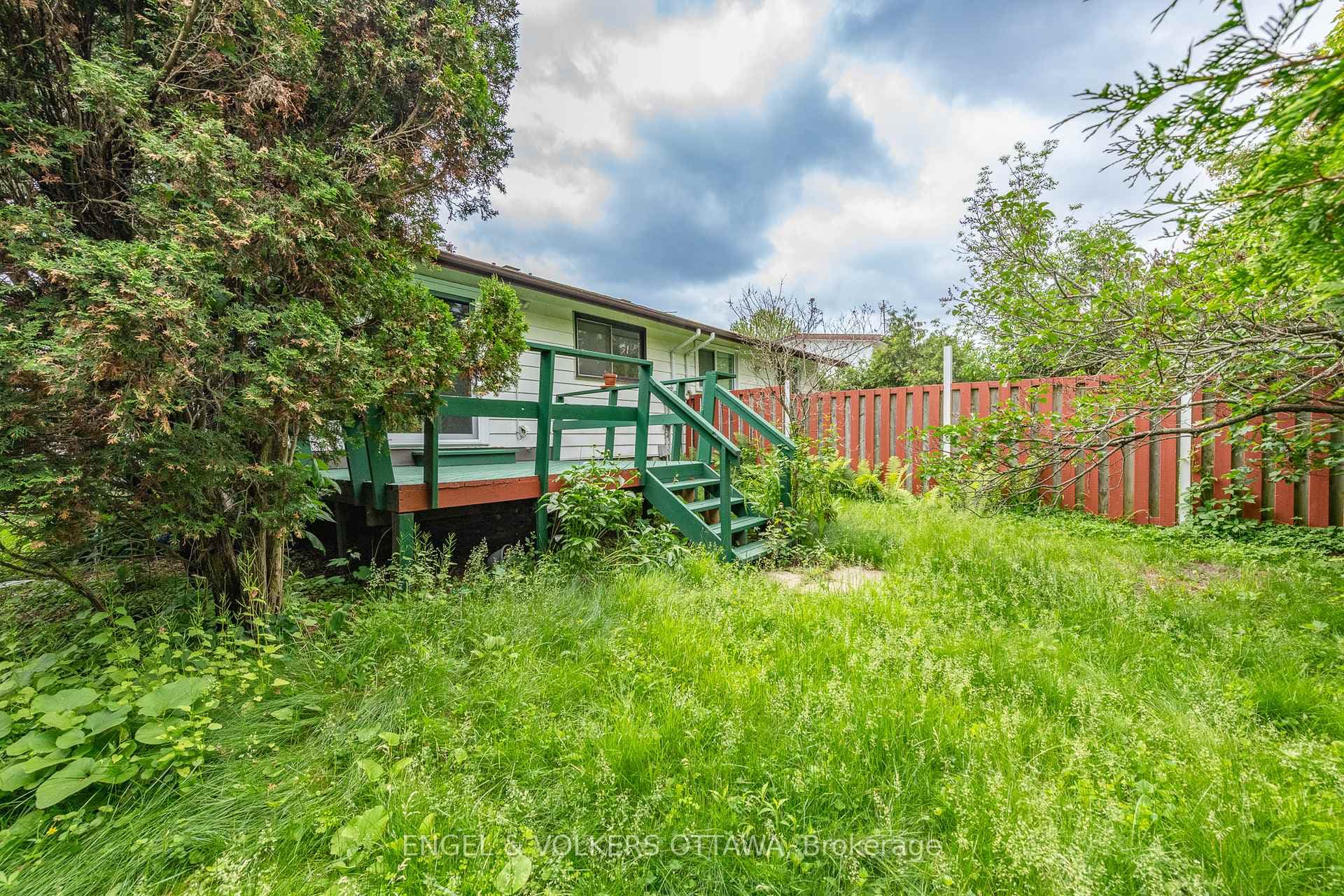 75 Woodfield Drive photo 24