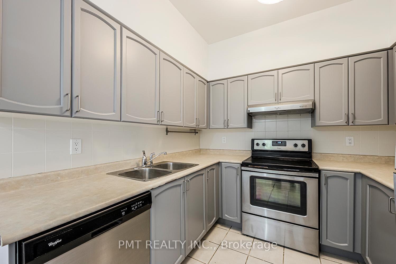 219 Fort York Boulevard Unit 3212 photo 7