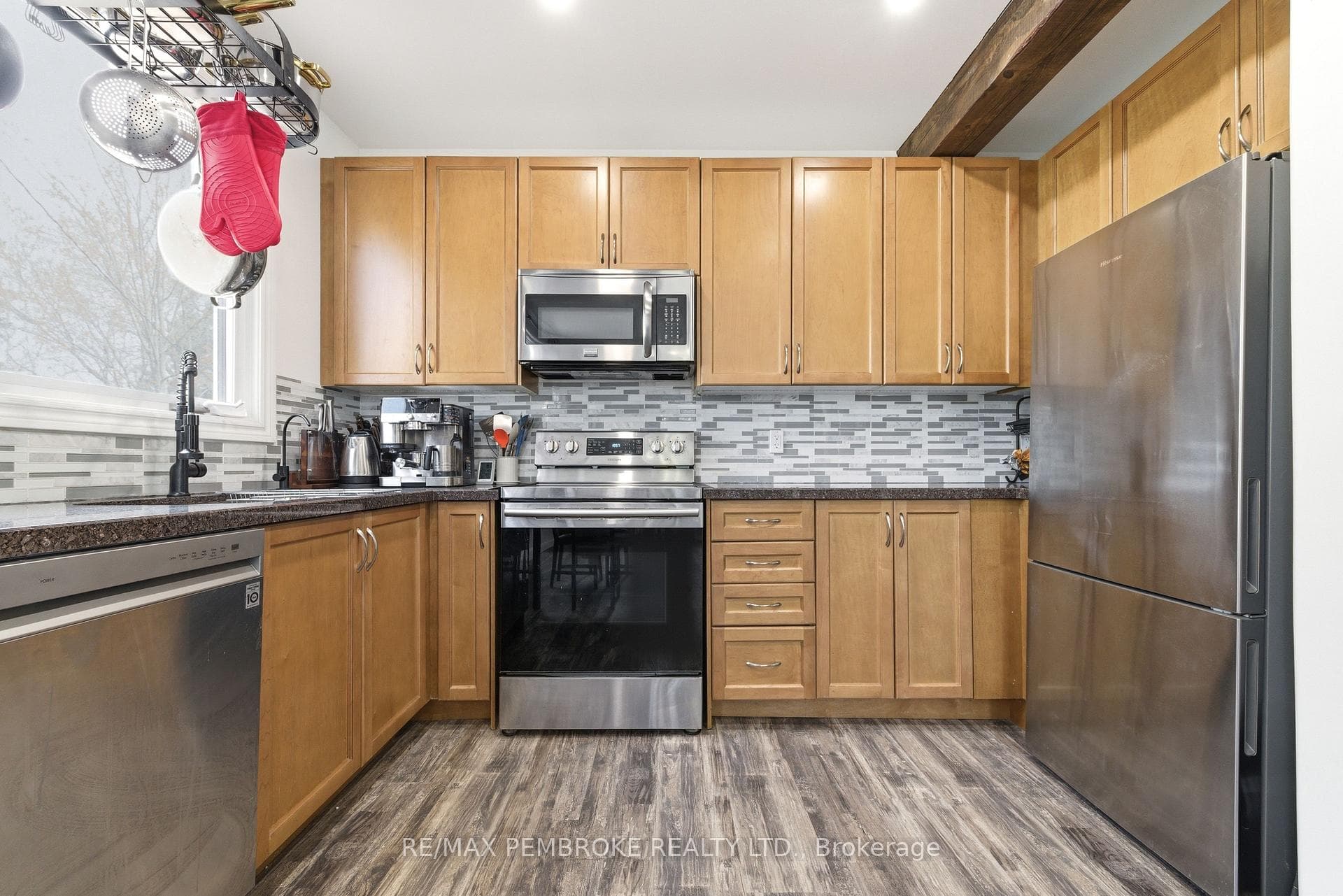 15 Alder Crescent photo 8